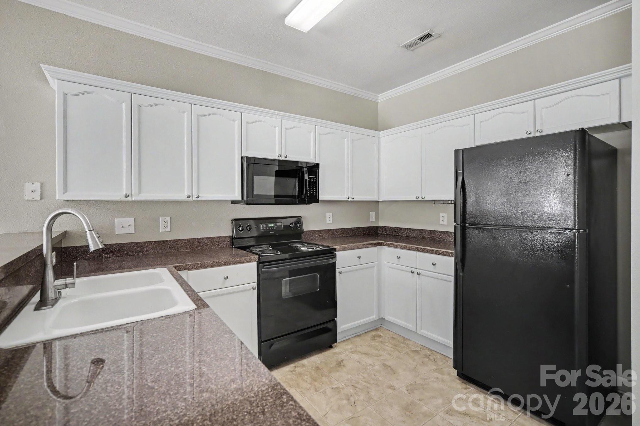 5604 Santeelah Court — Charlotte