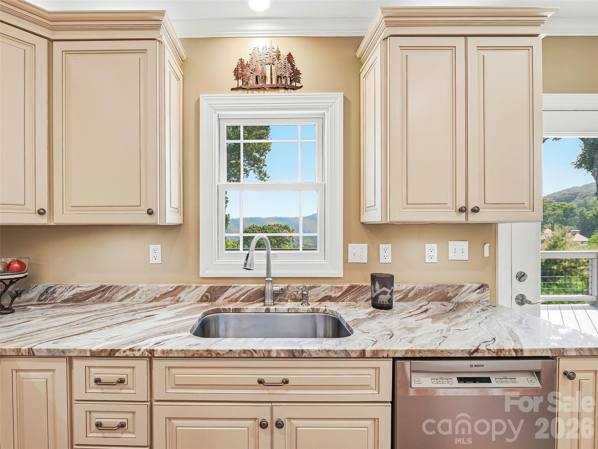 15 Patton Circle — Asheville