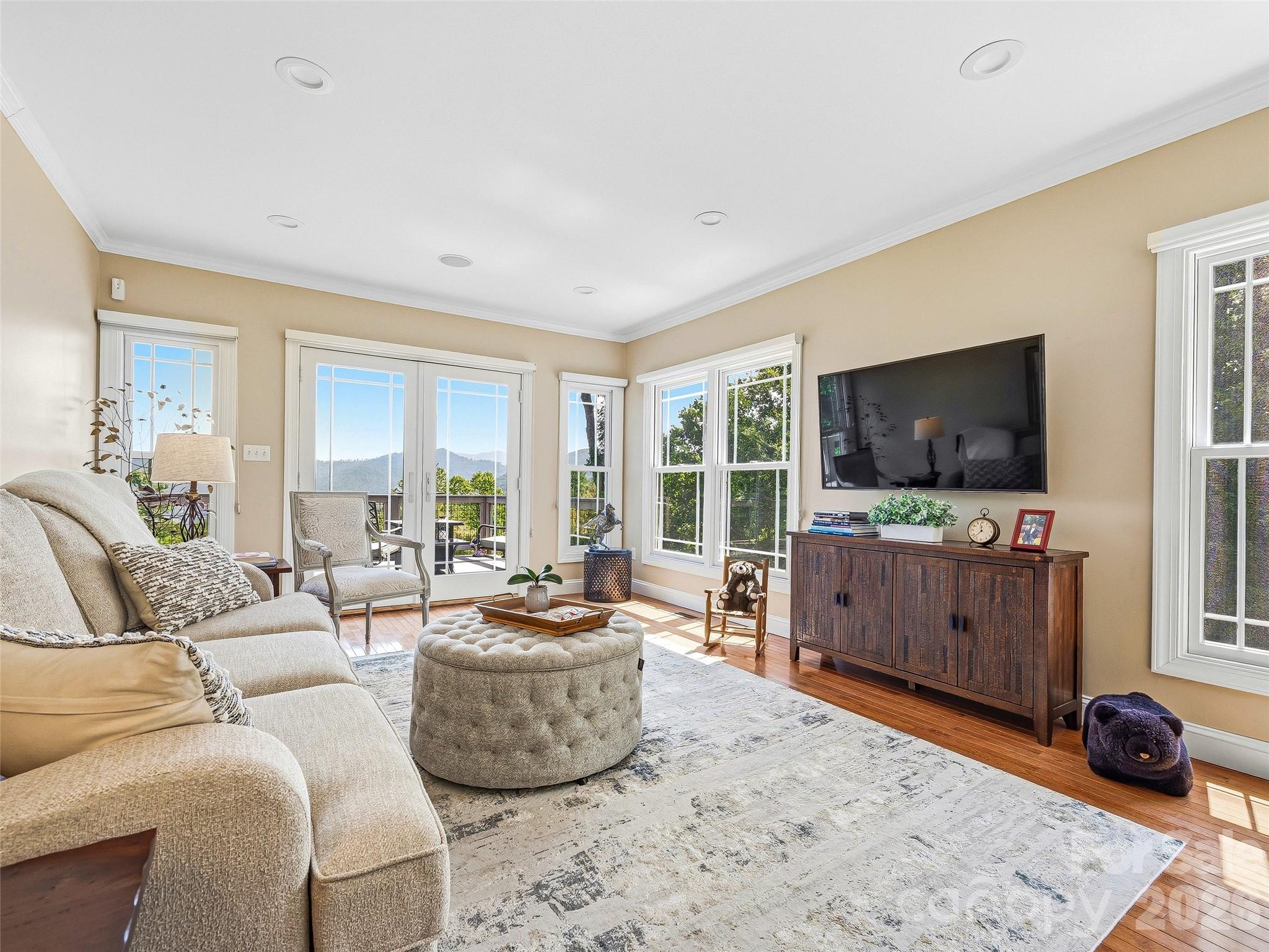 15 Patton Circle — Asheville