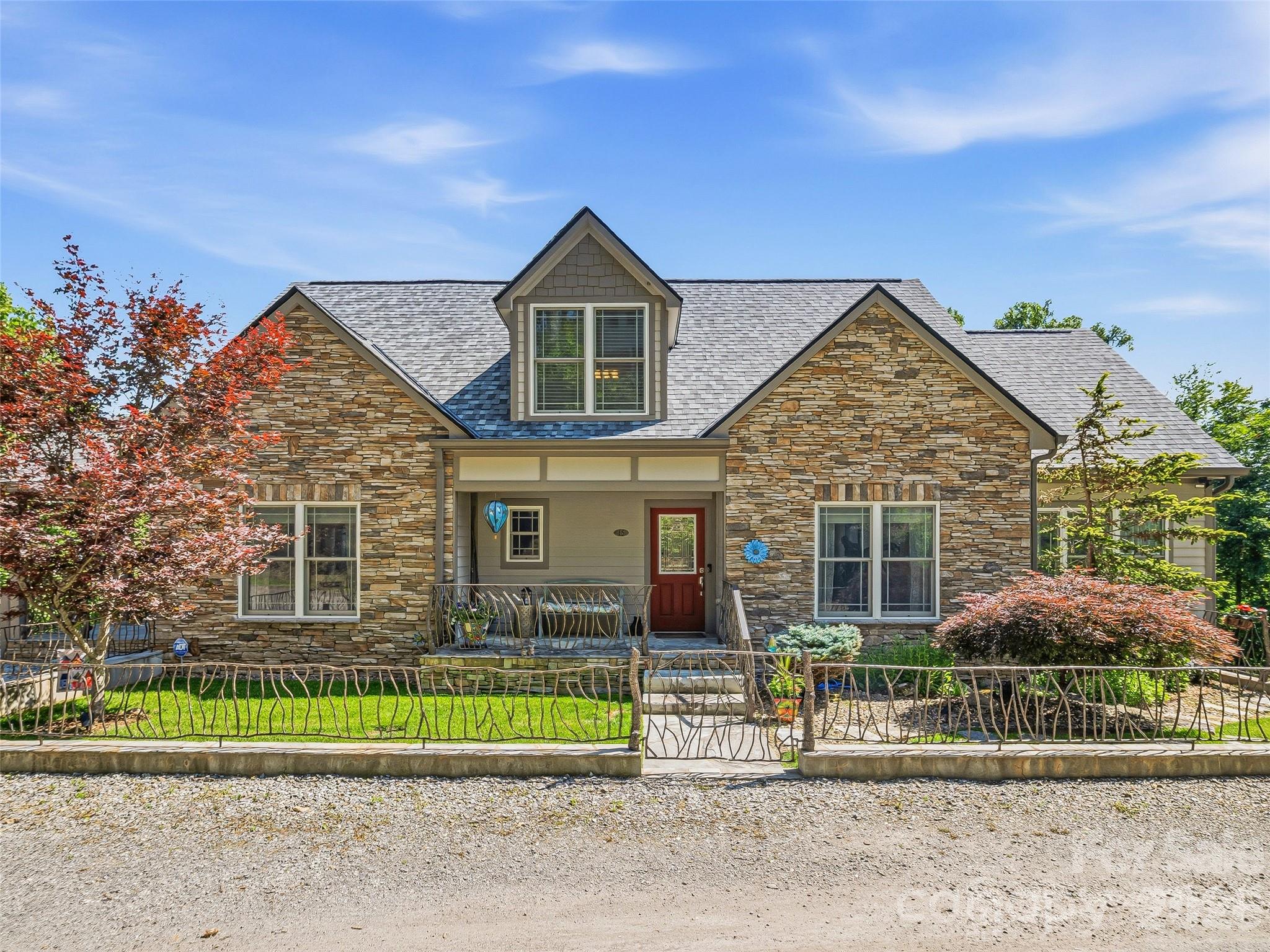 15 Patton Circle — Asheville