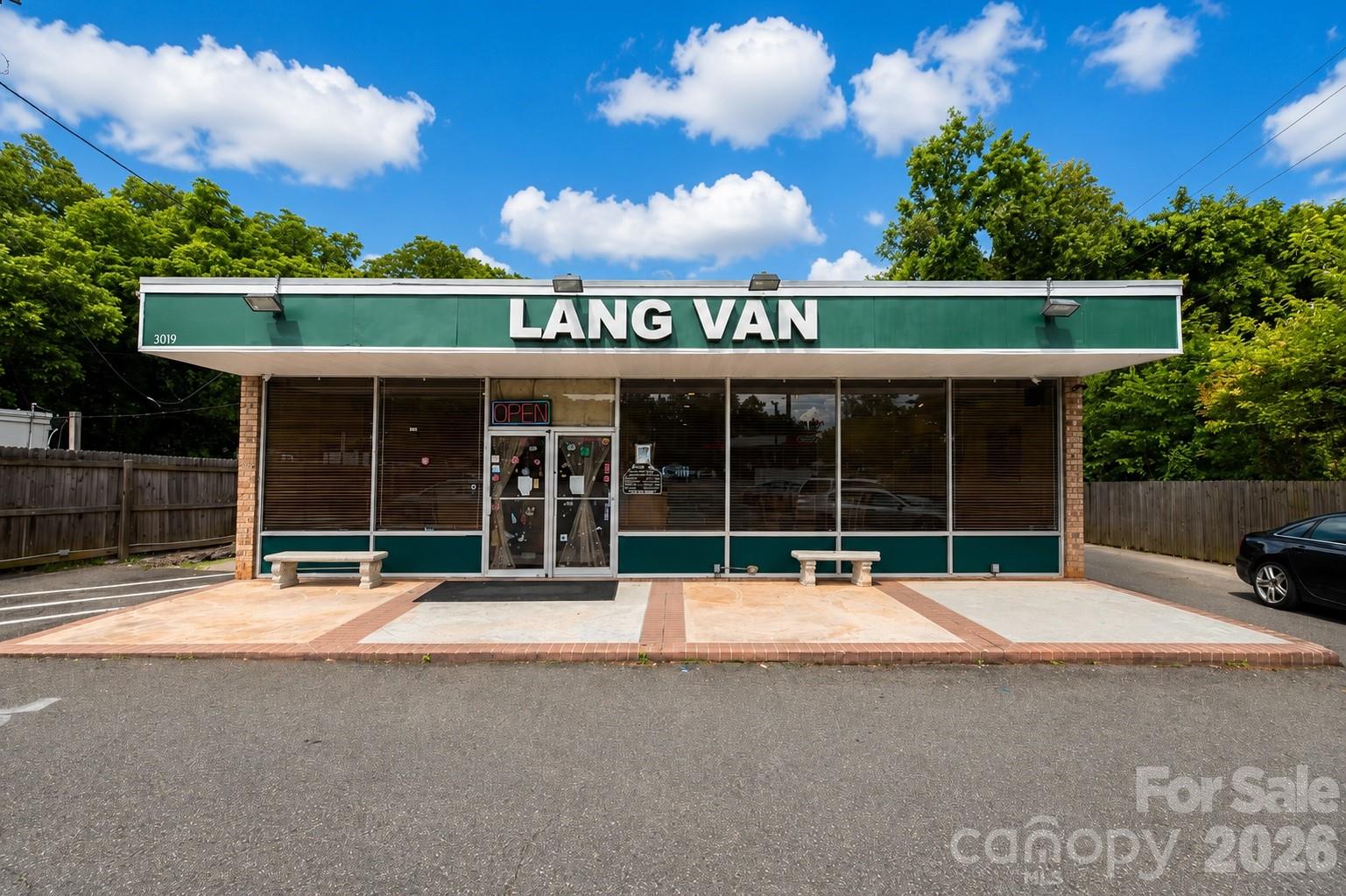 3443 Airlie Street — Charlotte