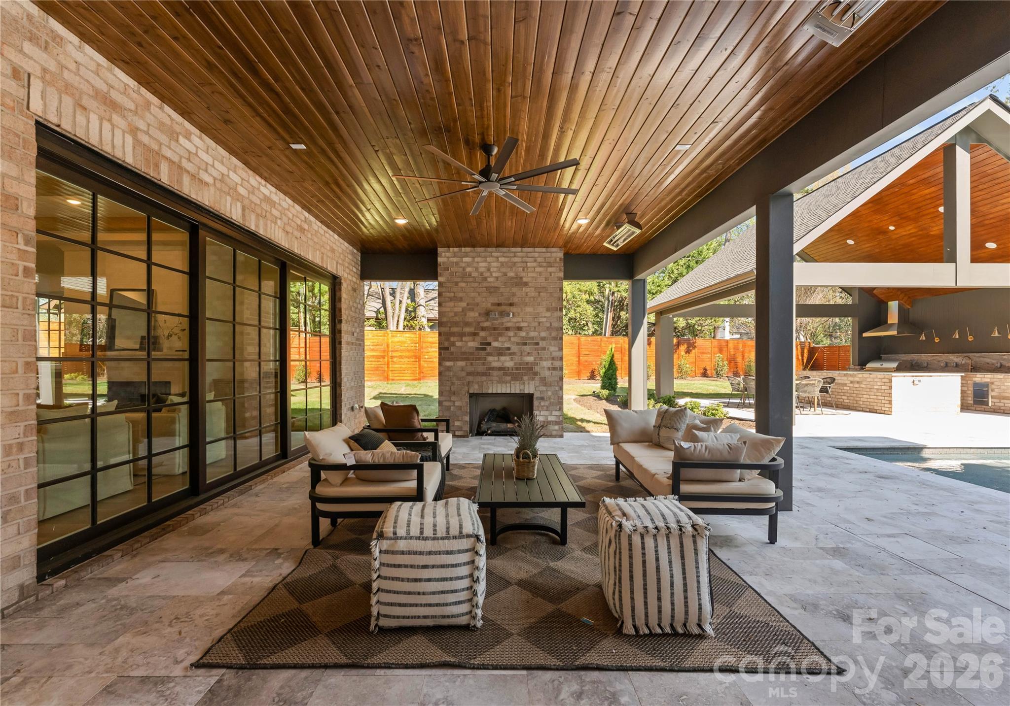 154 N Canterbury Road — Charlotte