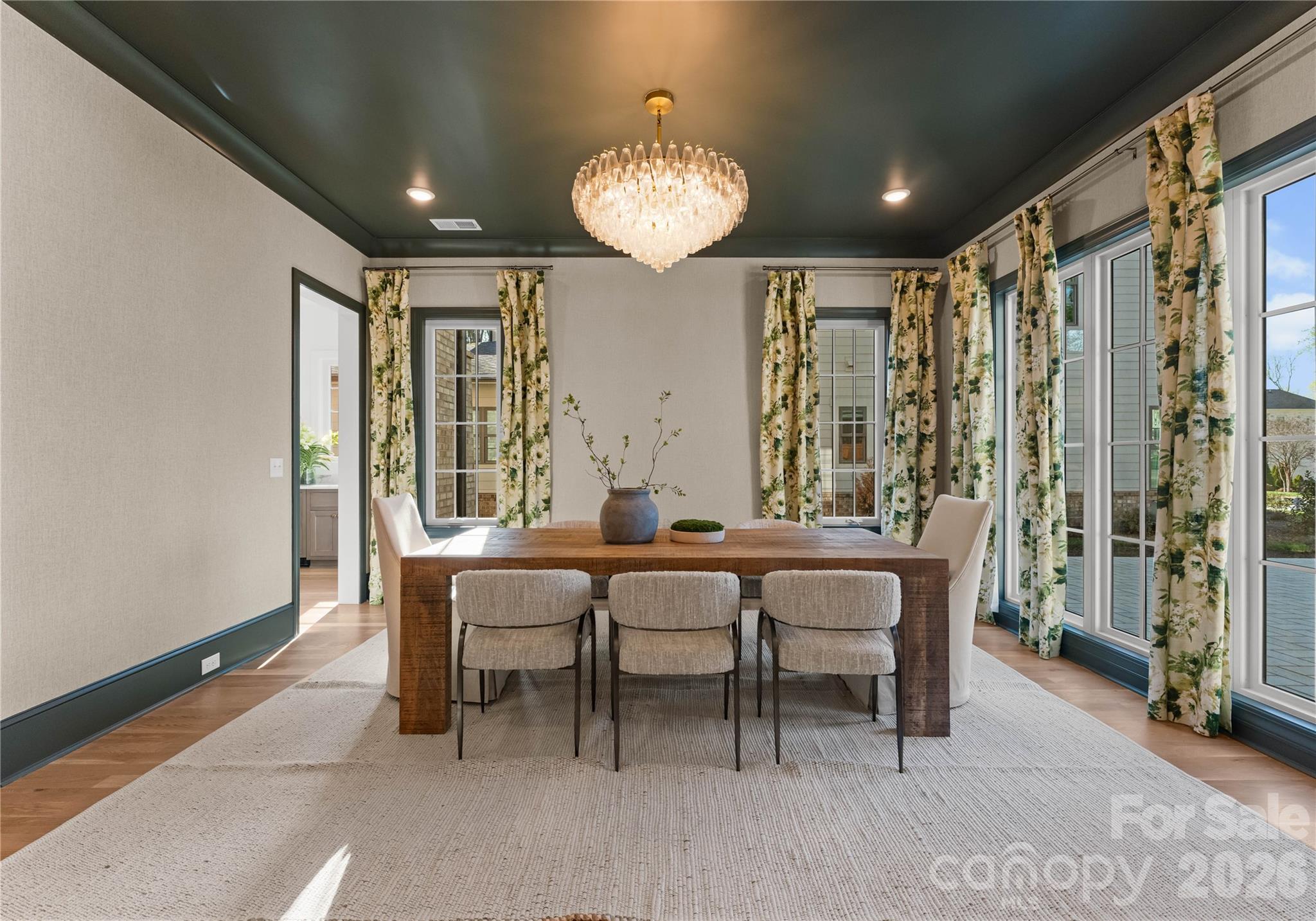 154 N Canterbury Road — Charlotte