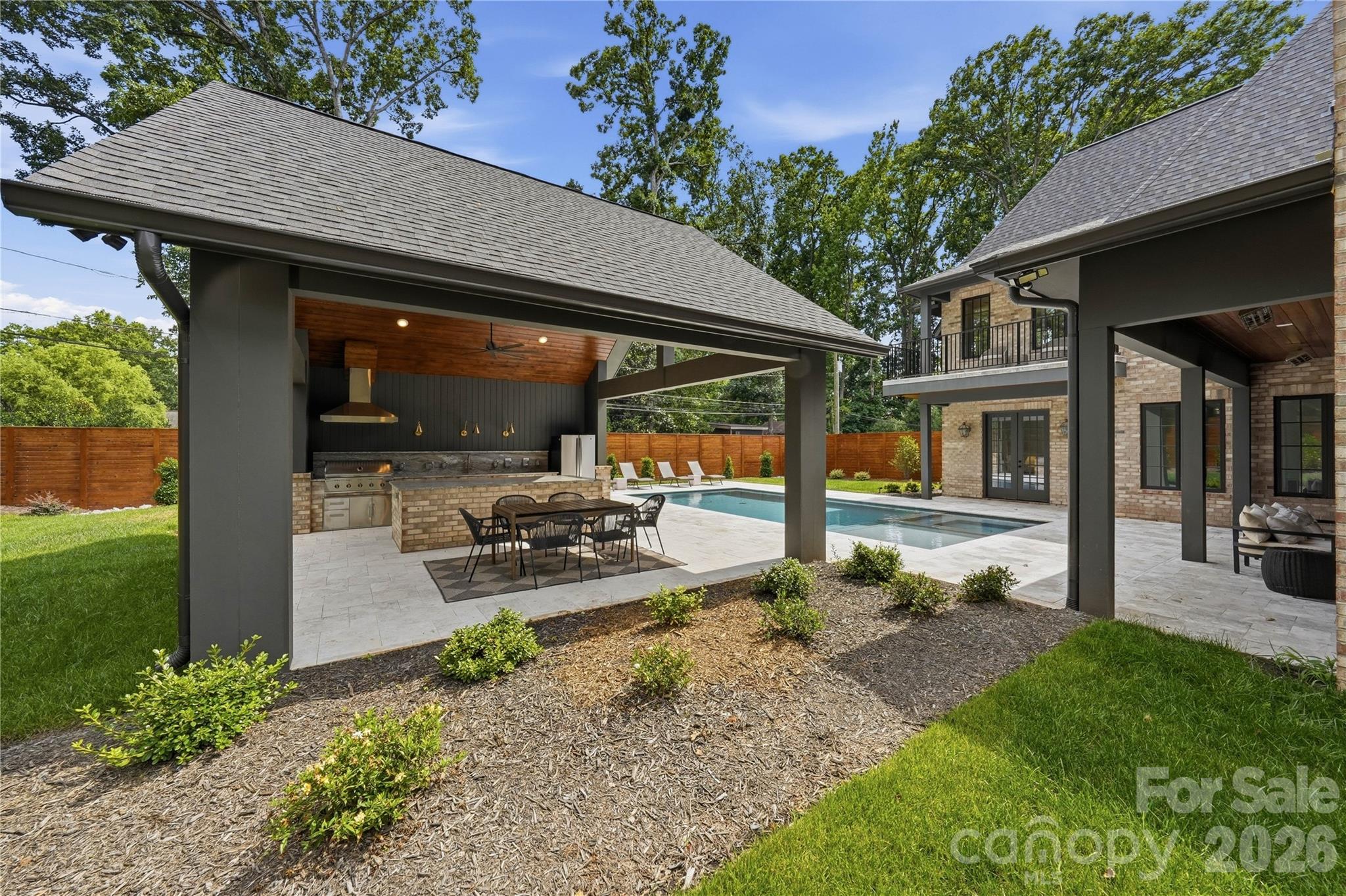 154 N Canterbury Road — Charlotte