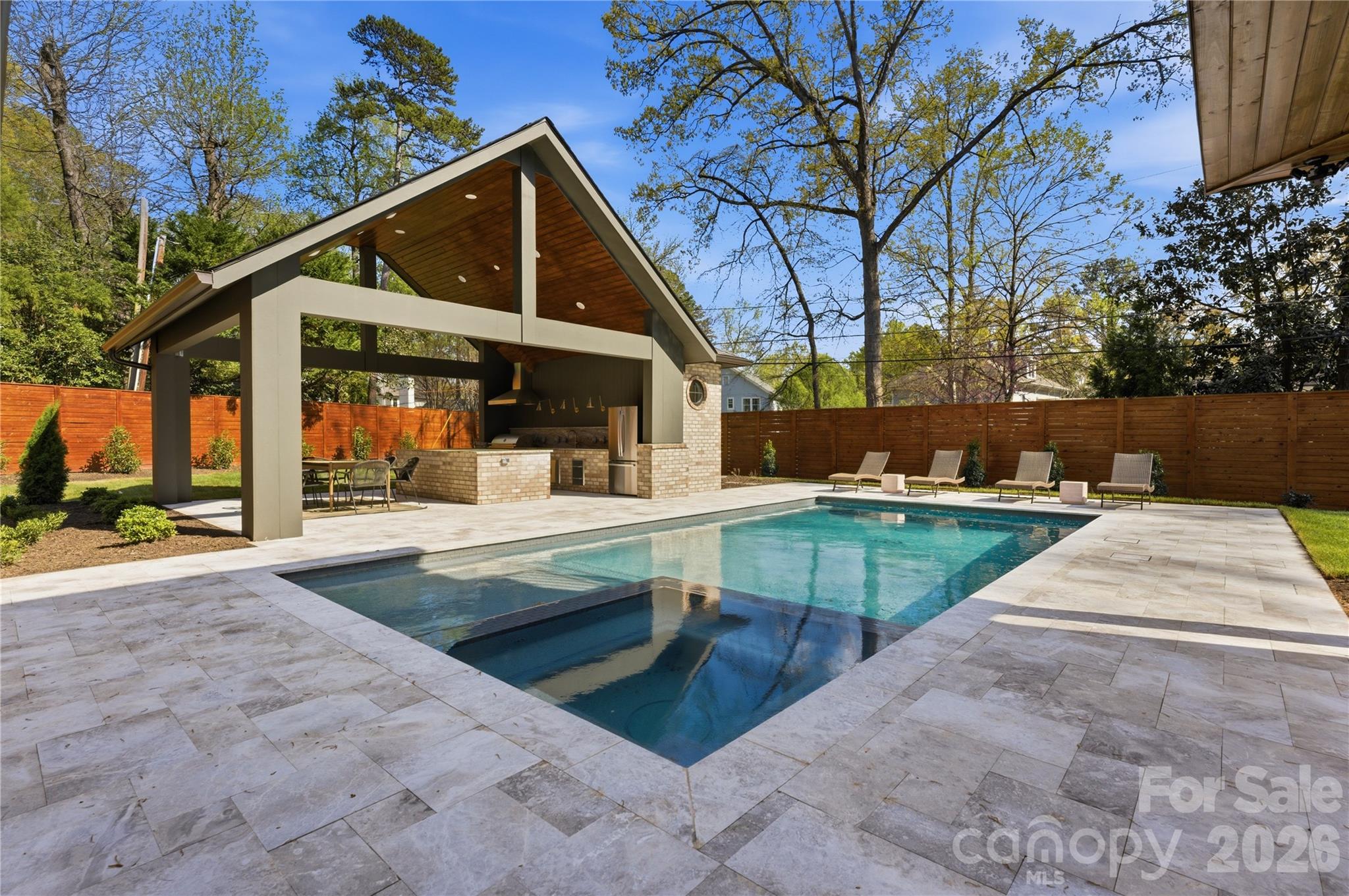 154 N Canterbury Road — Charlotte