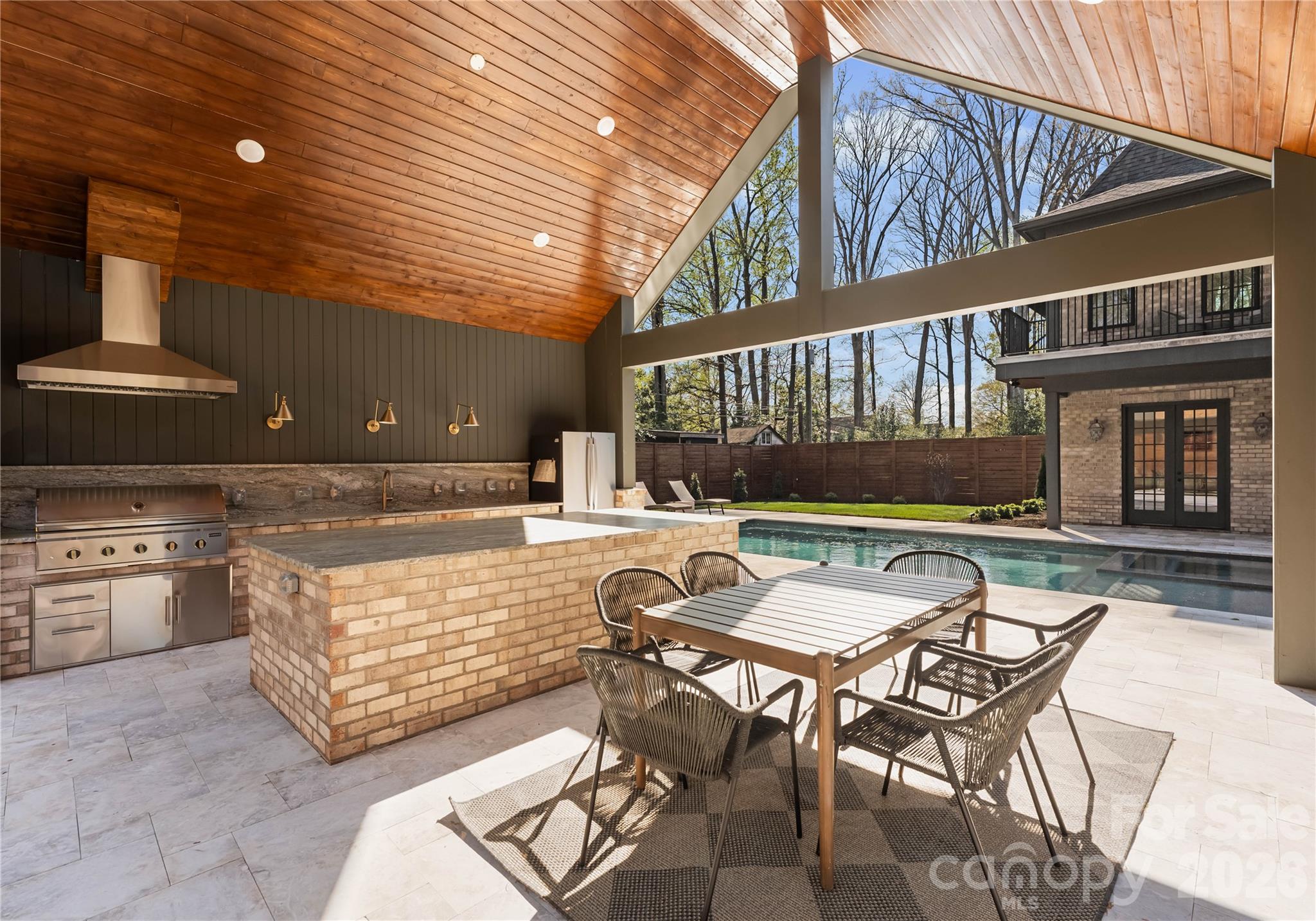 154 N Canterbury Road — Charlotte