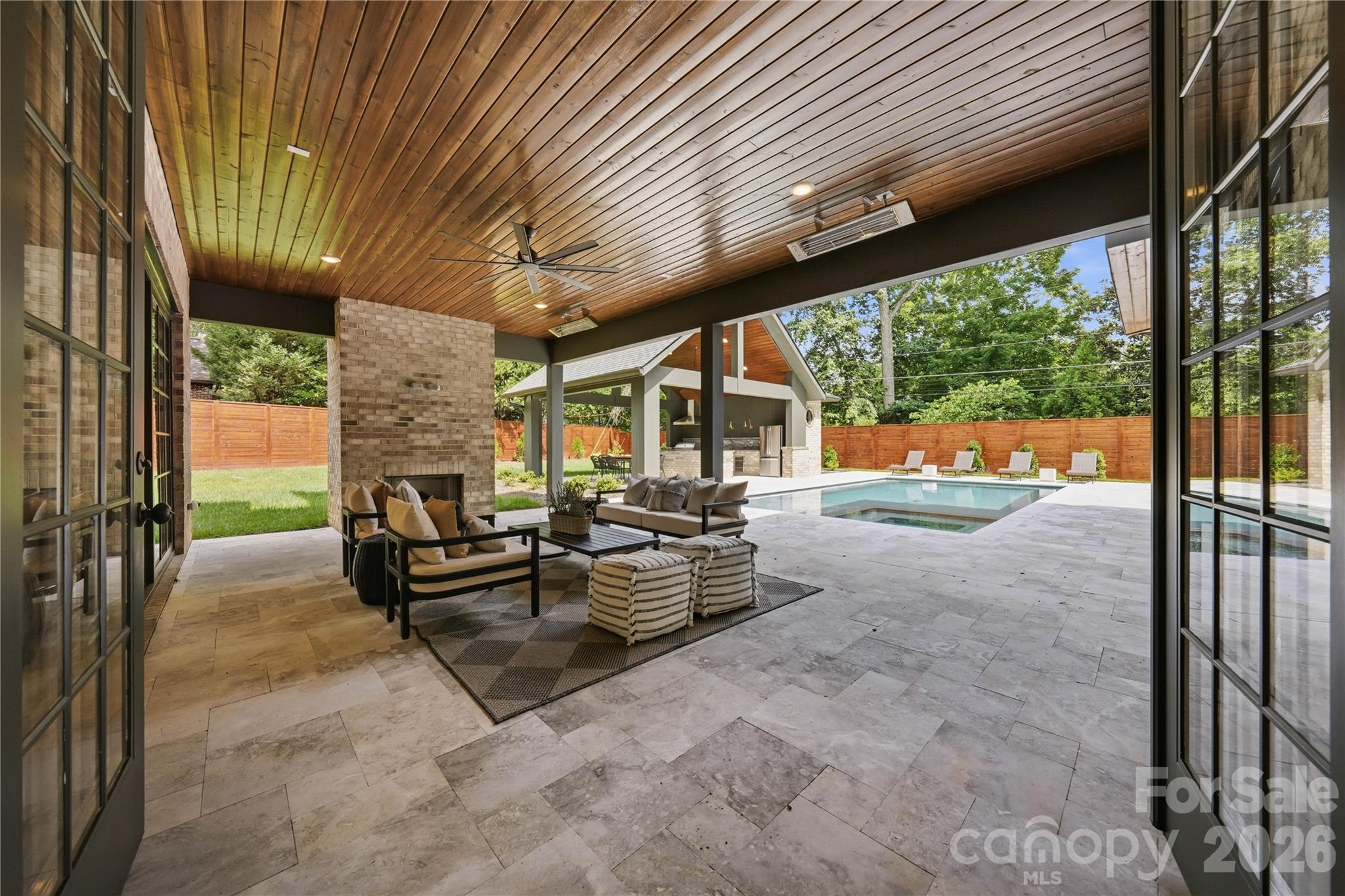 154 N Canterbury Road — Charlotte