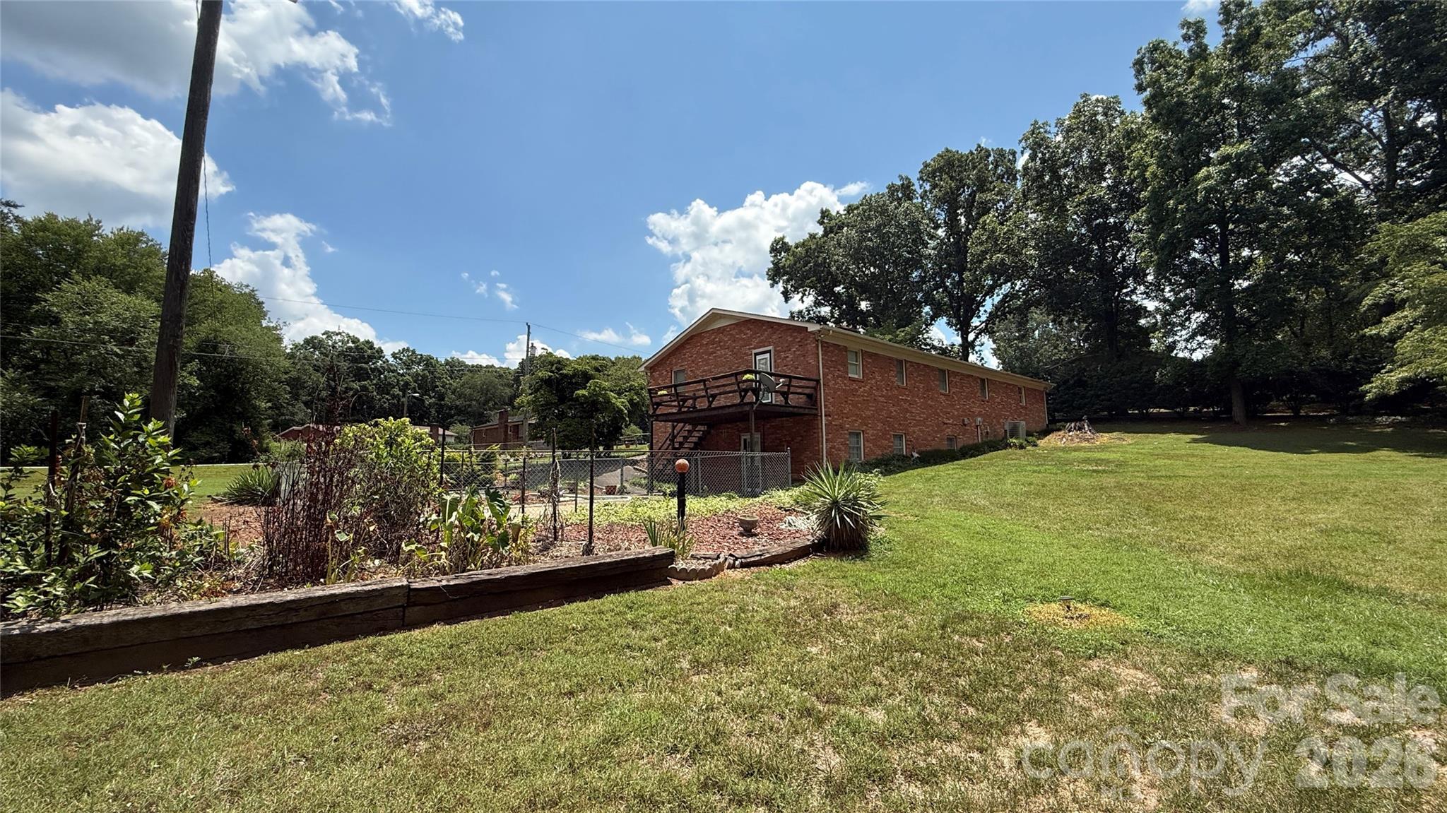 3858 Dover Street — Claremont