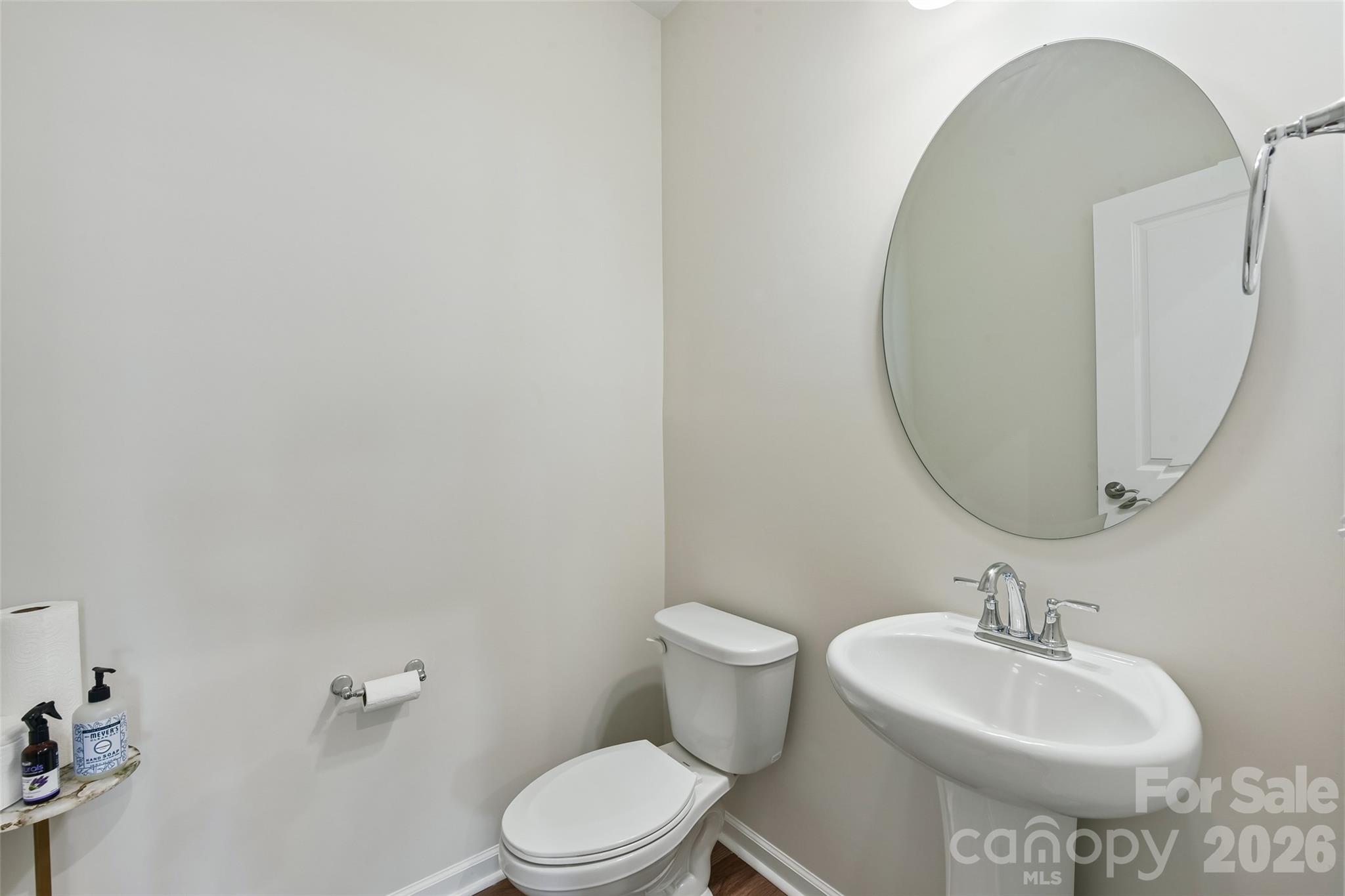 5858 Strathmore Court — Charlotte