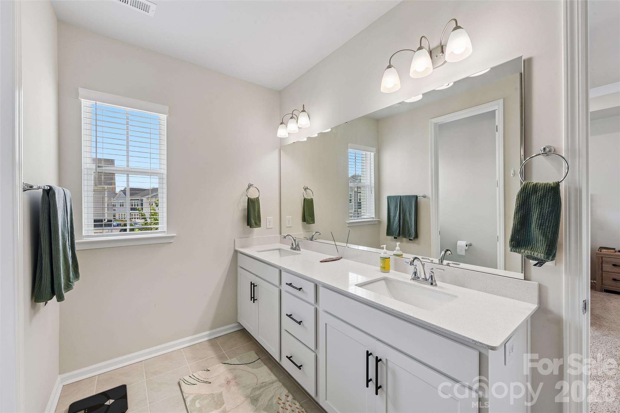 5858 Strathmore Court — Charlotte