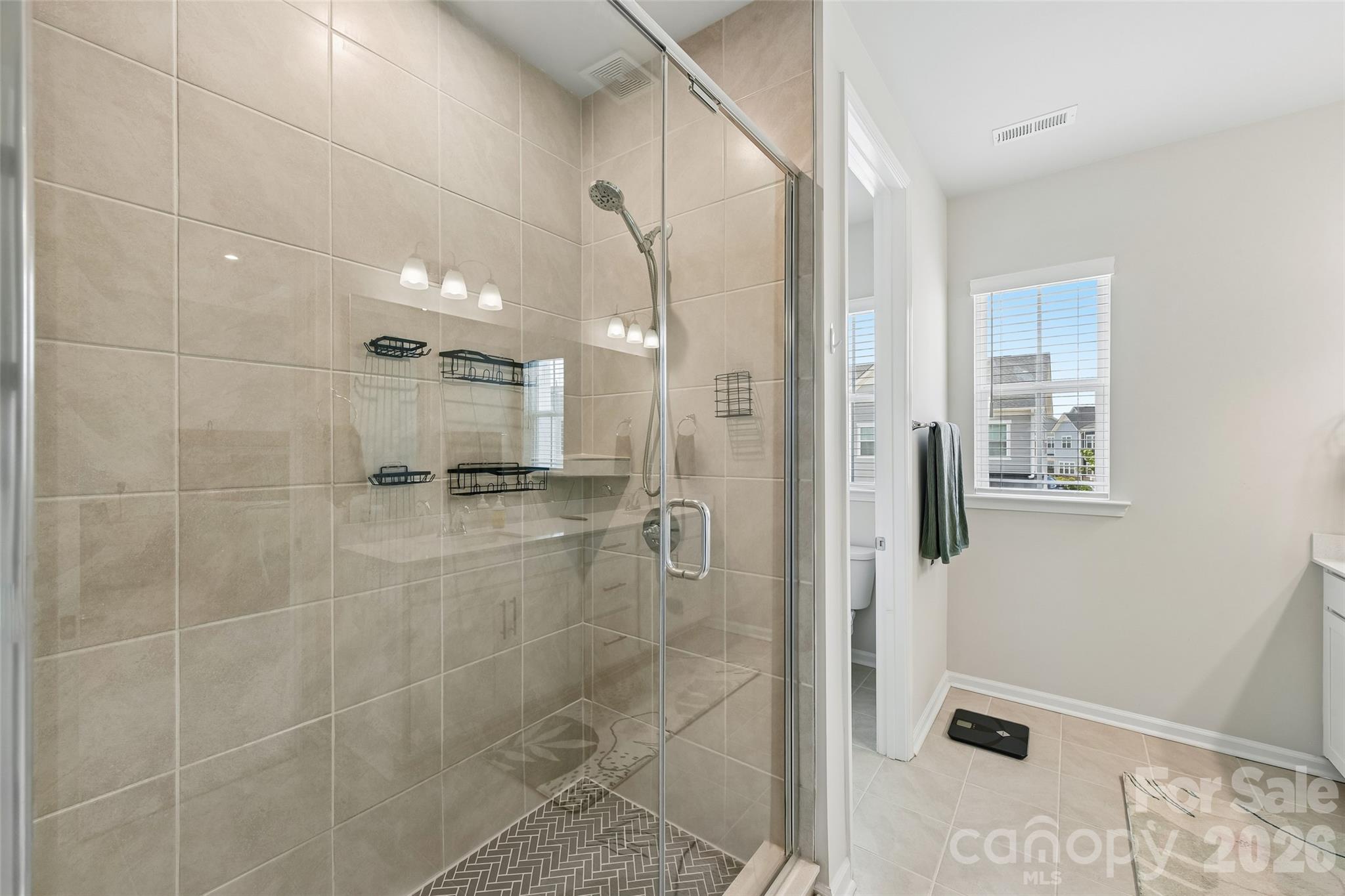 5858 Strathmore Court — Charlotte
