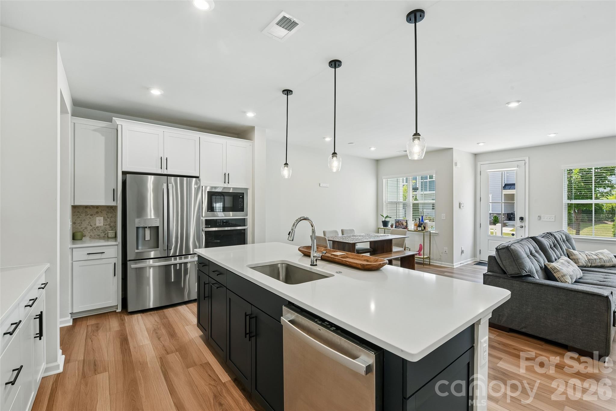5858 Strathmore Court — Charlotte