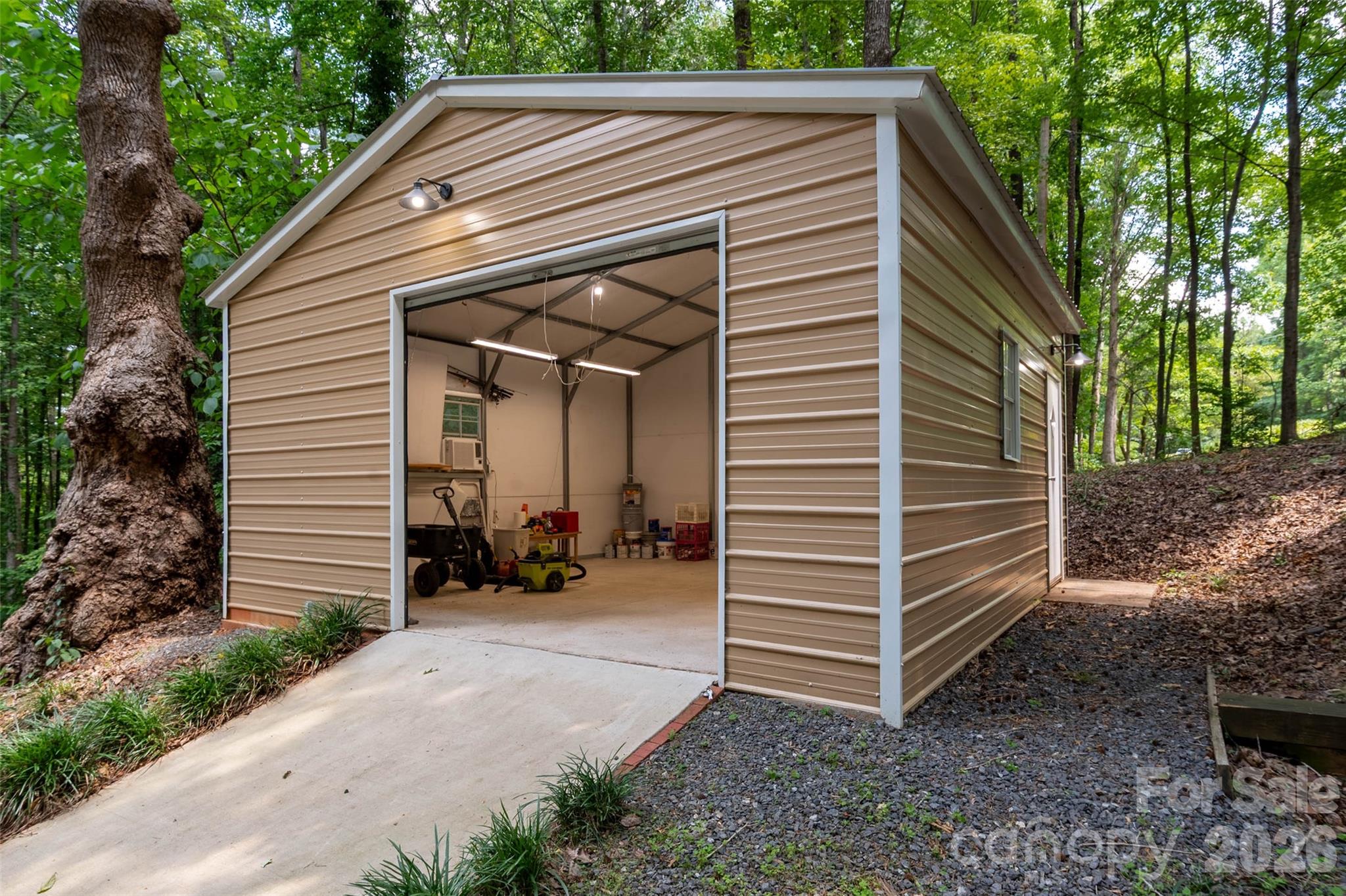 909 Woodland Forest Drive — Waxhaw