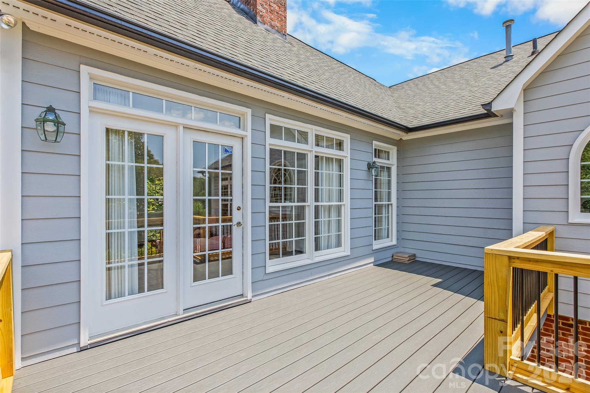 217 Riverwood Drive — Lewisville