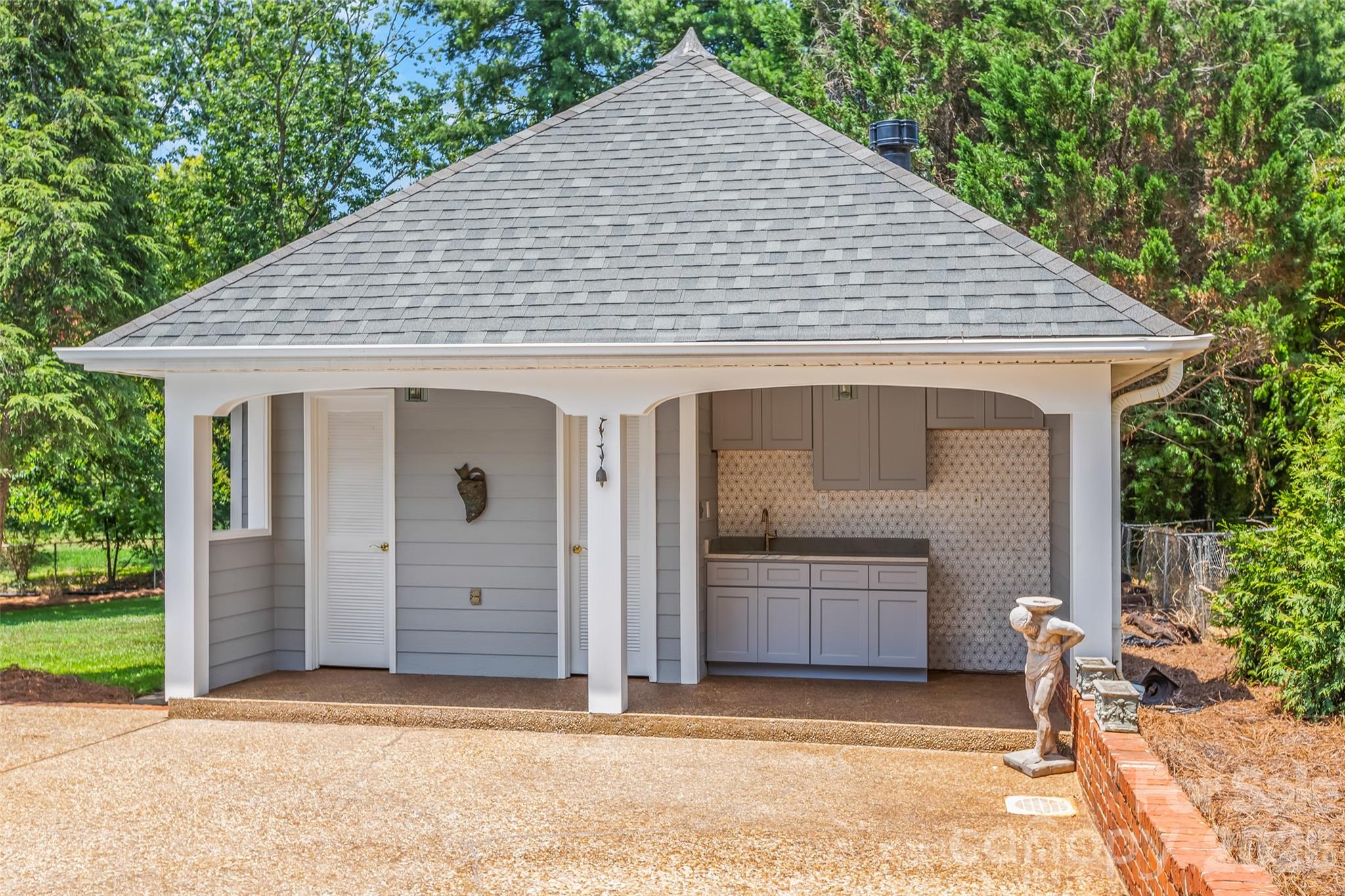 217 Riverwood Drive — Lewisville