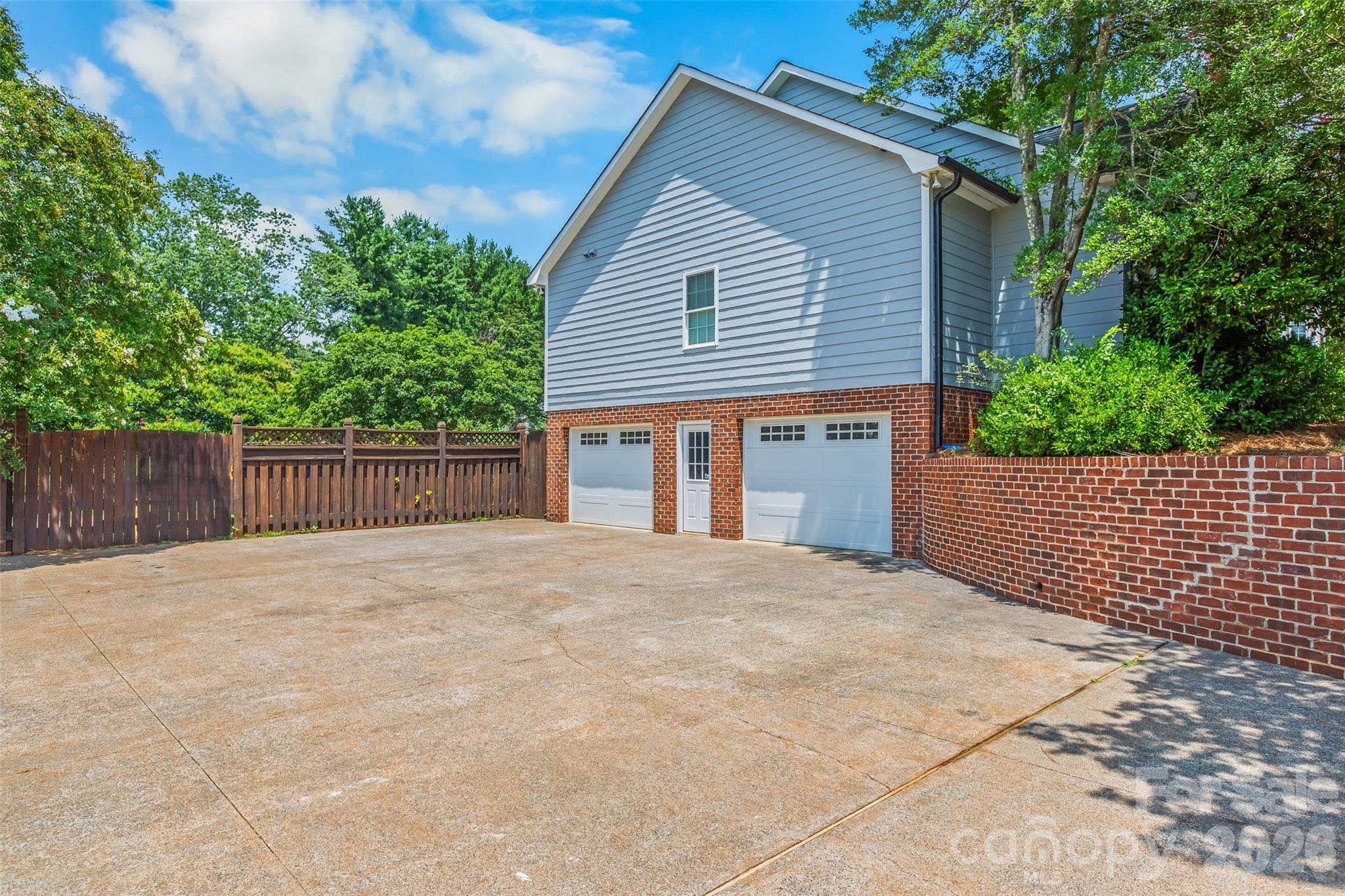 217 Riverwood Drive — Lewisville