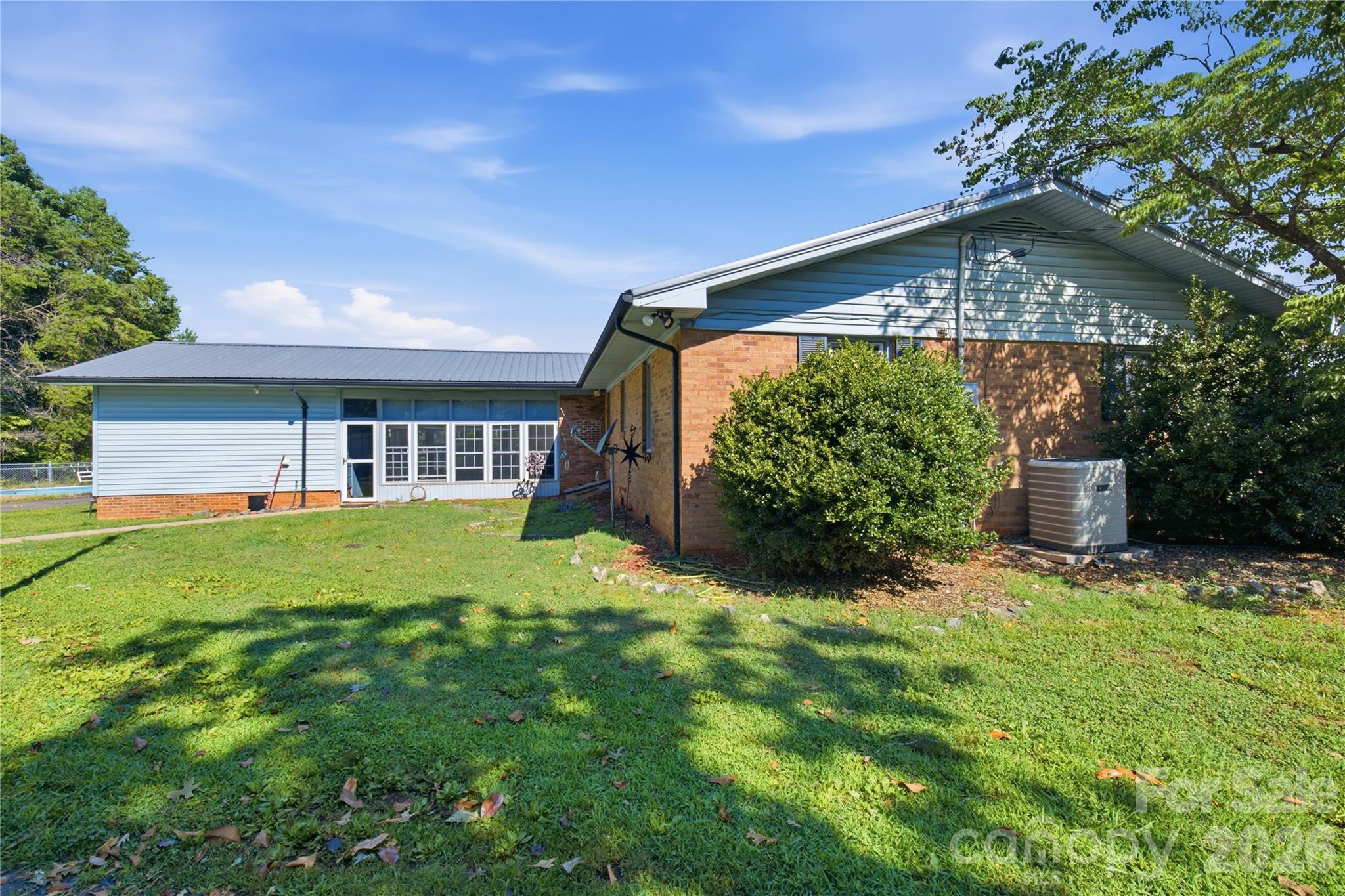 828 Ferry Road — Forest City