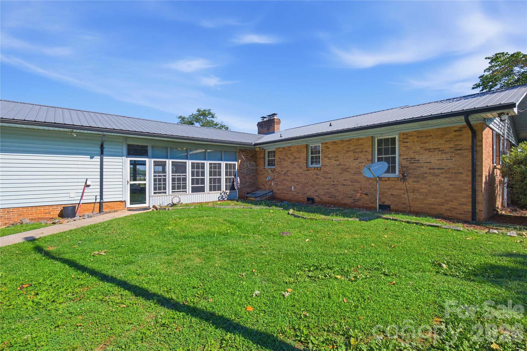 828 Ferry Road — Forest City