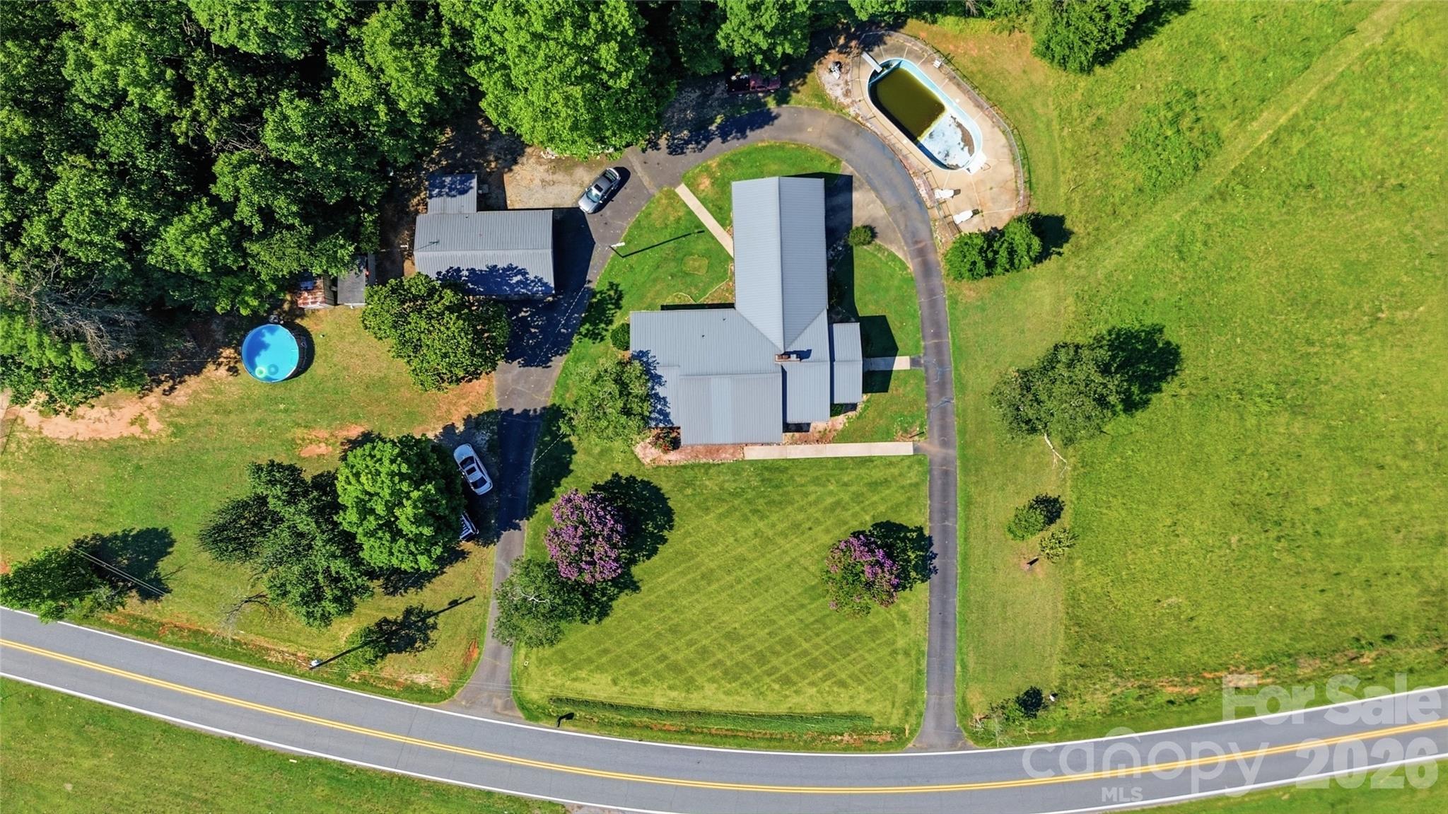 828 Ferry Road — Forest City
