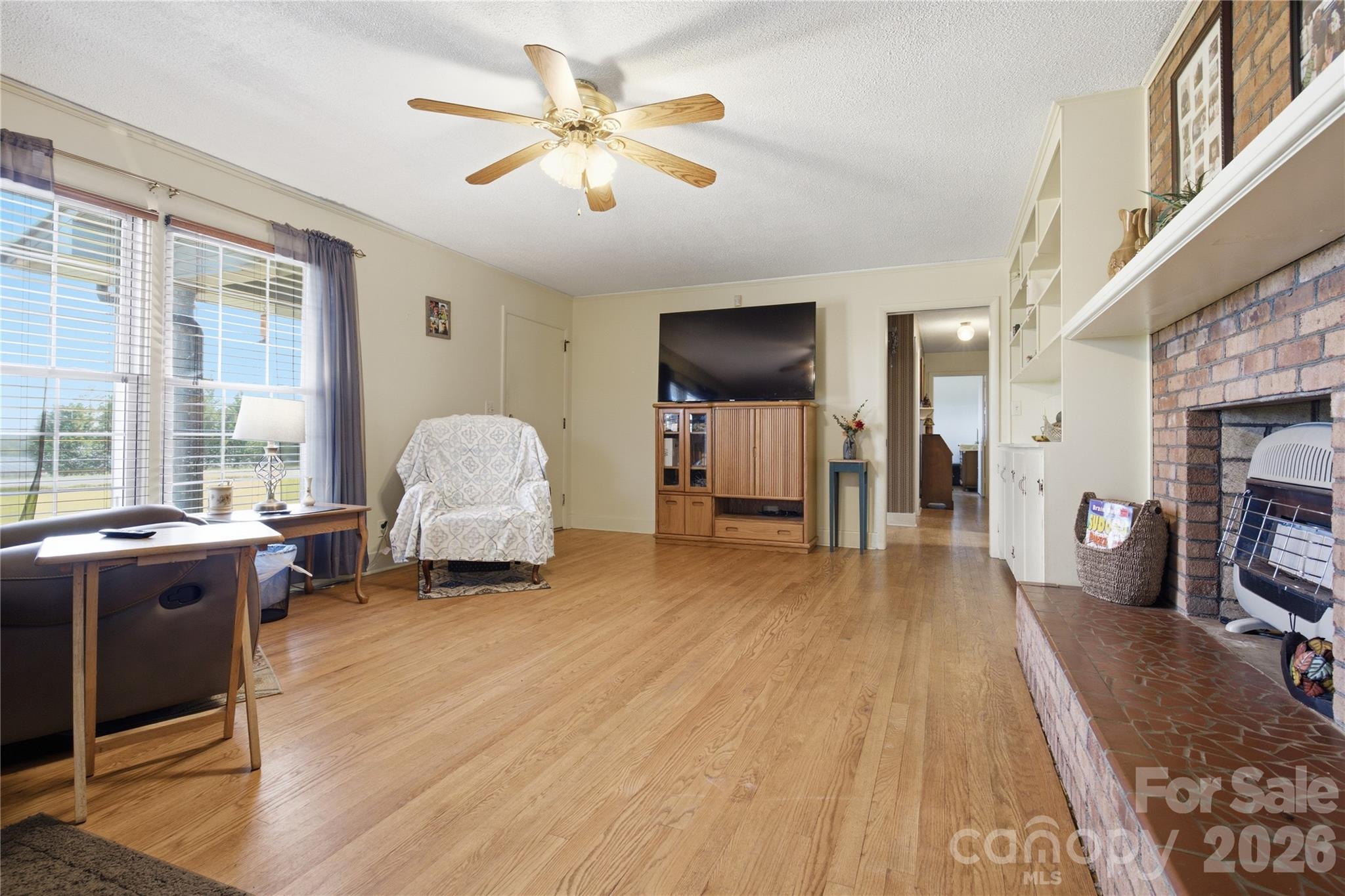 828 Ferry Road — Forest City