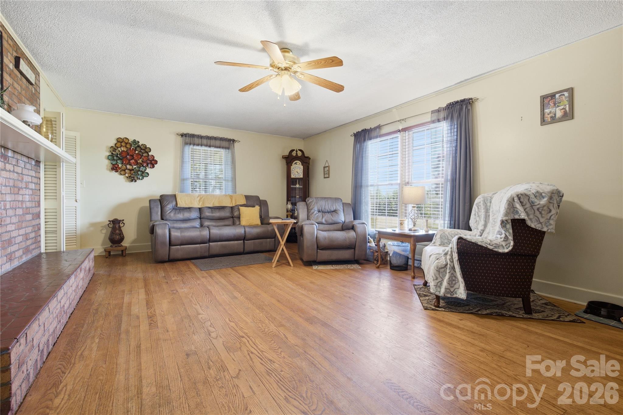 828 Ferry Road — Forest City