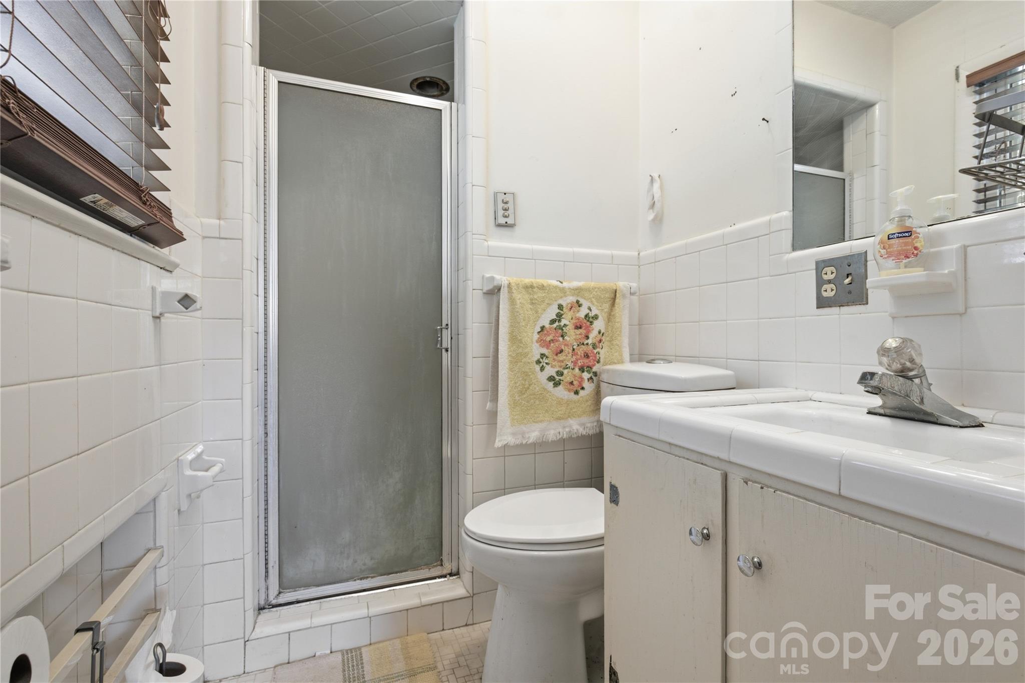 828 Ferry Road — Forest City