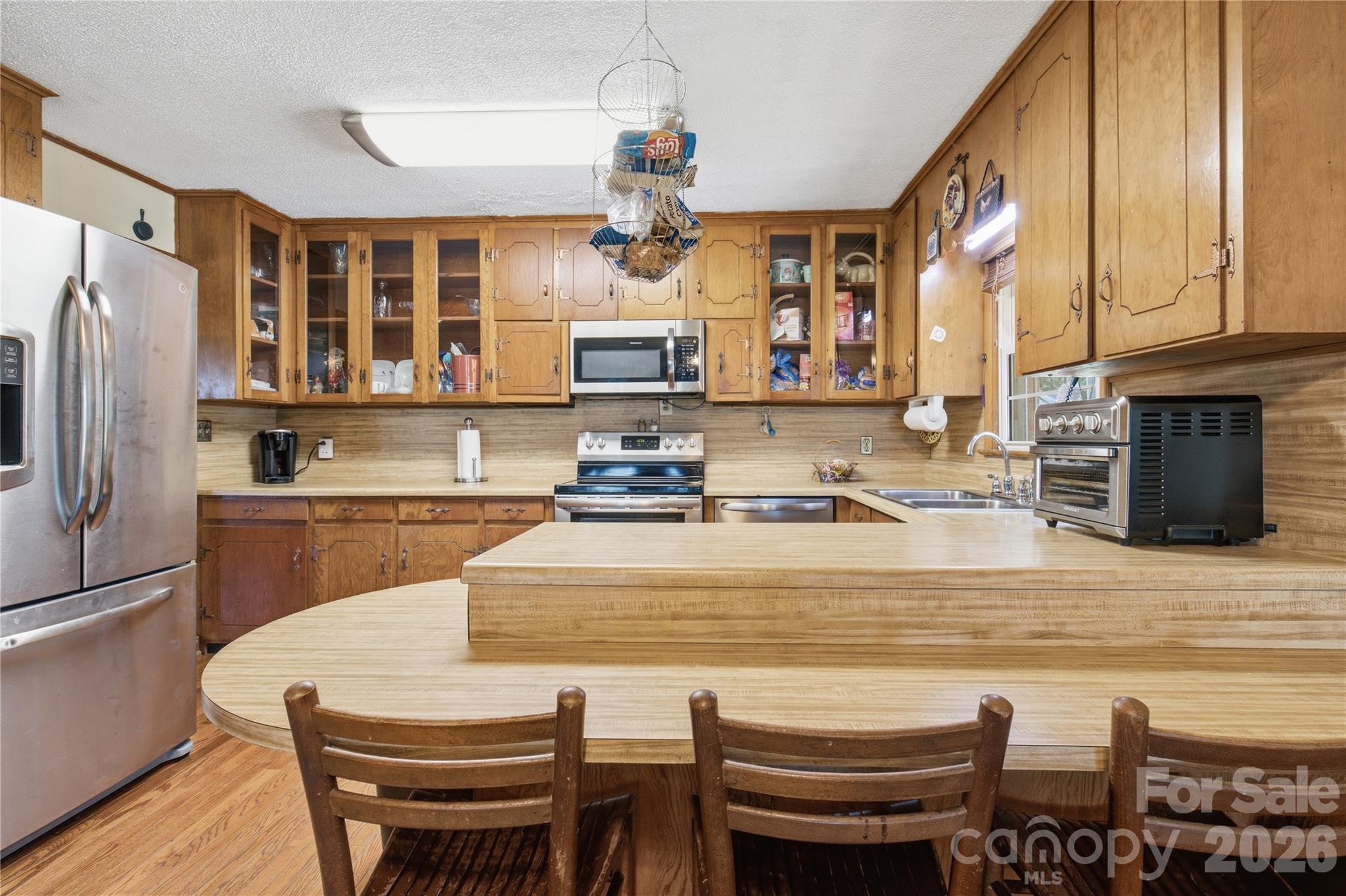 828 Ferry Road — Forest City
