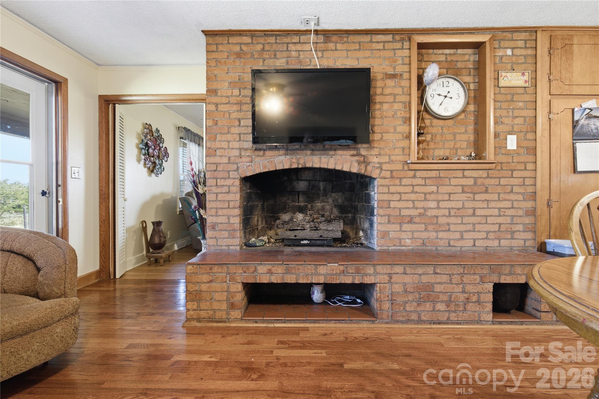 828 Ferry Road — Forest City