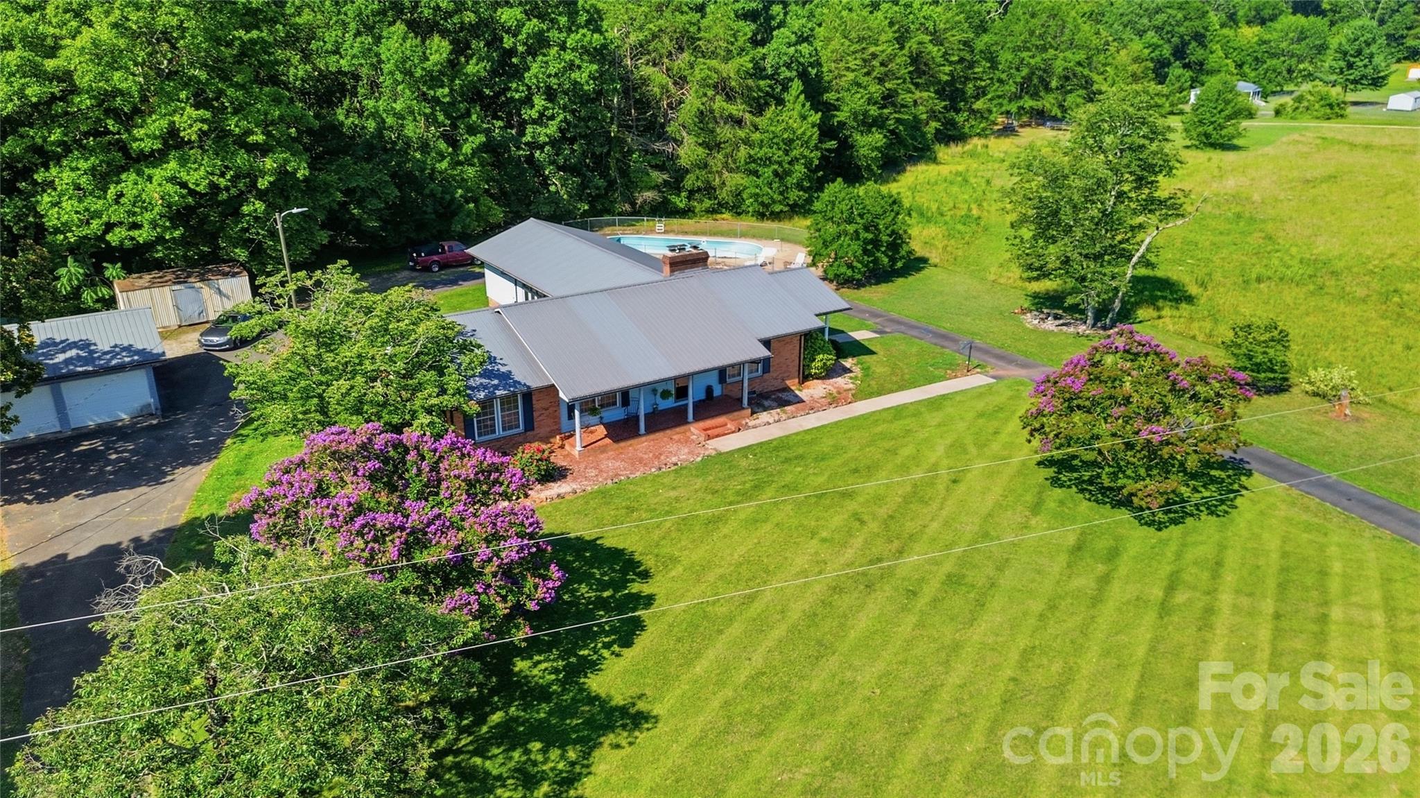 828 Ferry Road — Forest City