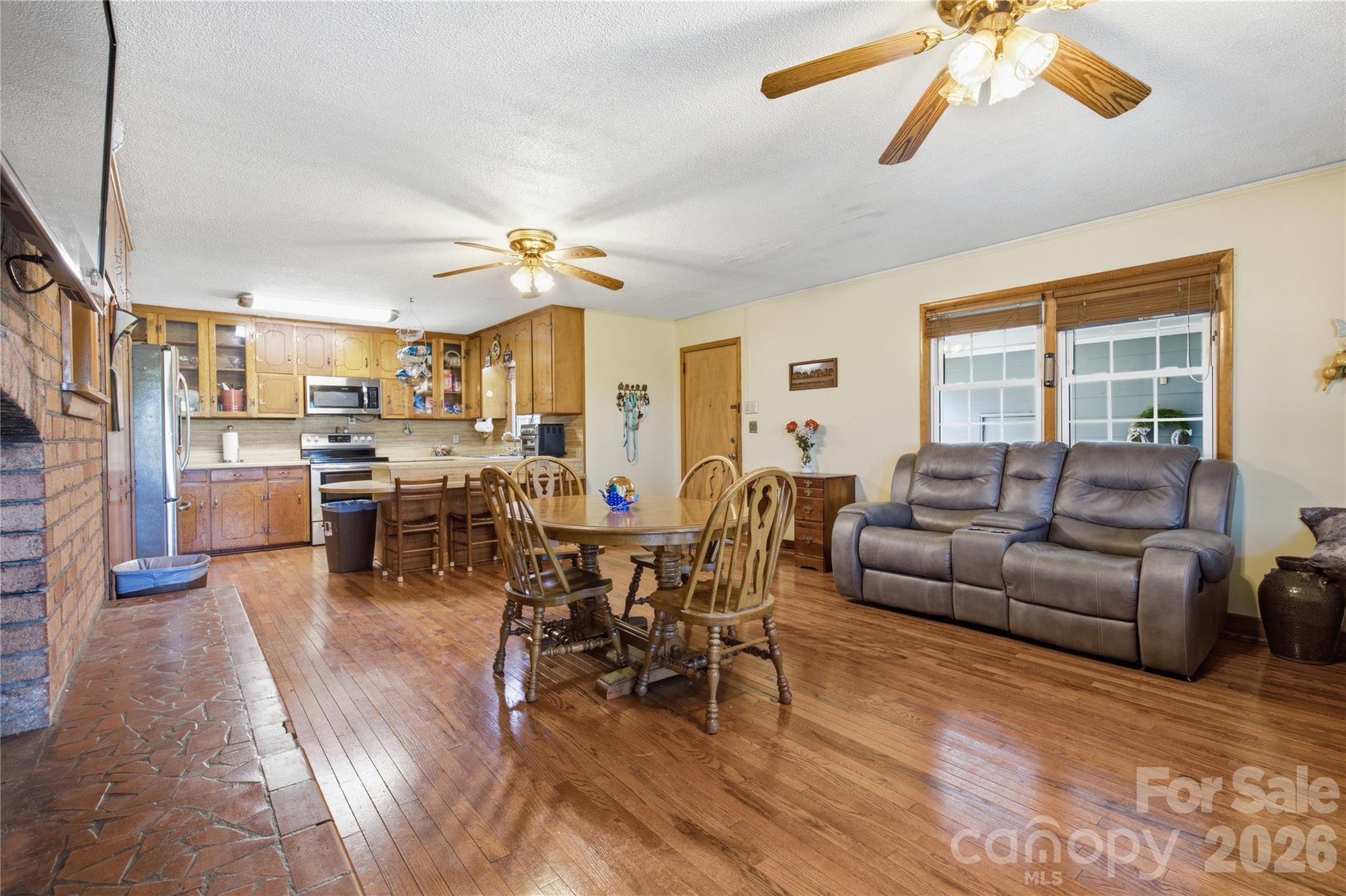 828 Ferry Road — Forest City