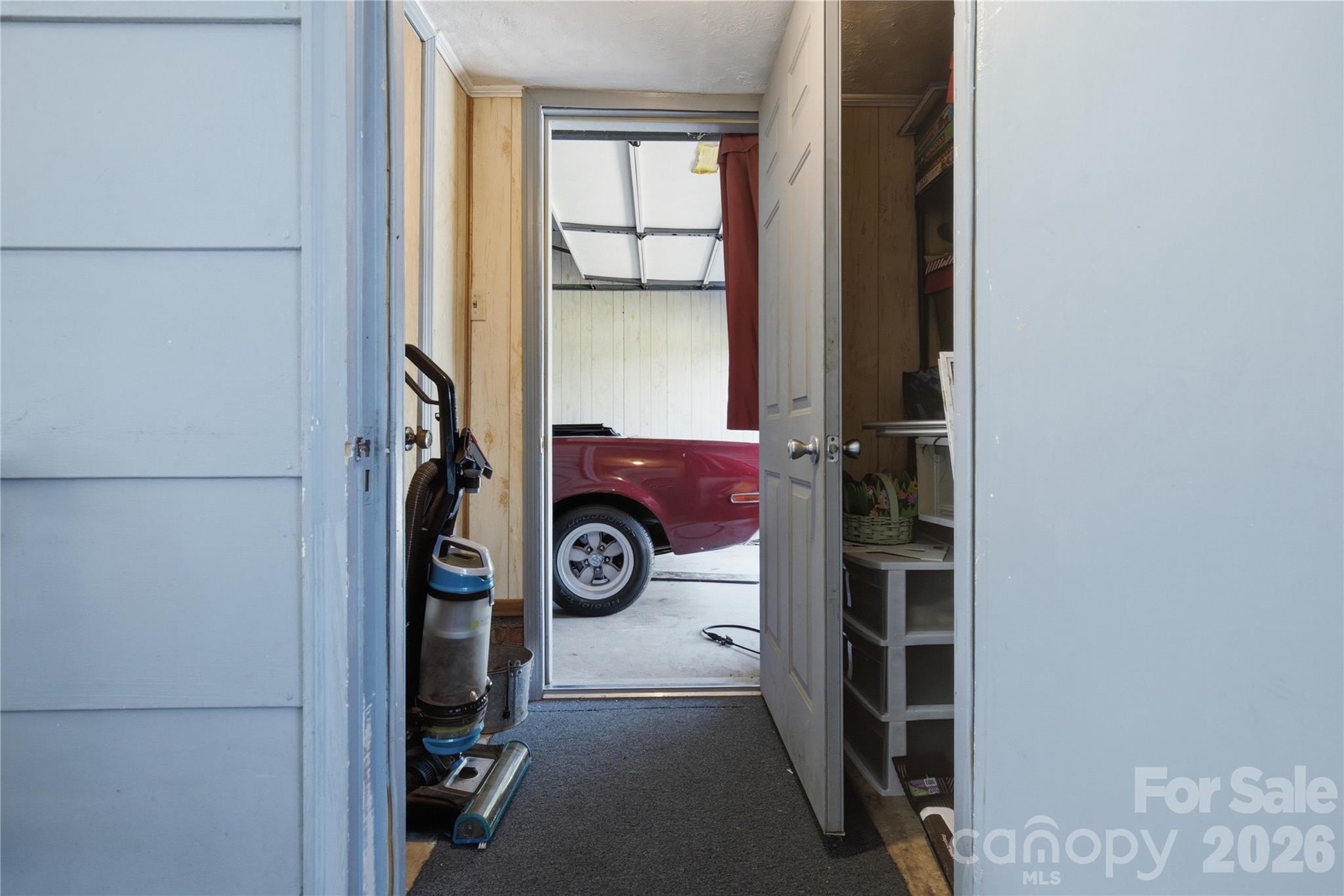 828 Ferry Road — Forest City