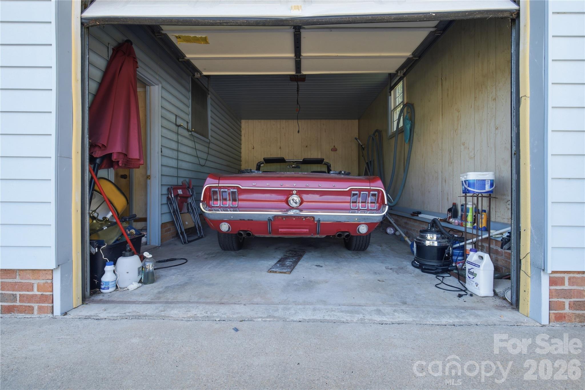 828 Ferry Road — Forest City
