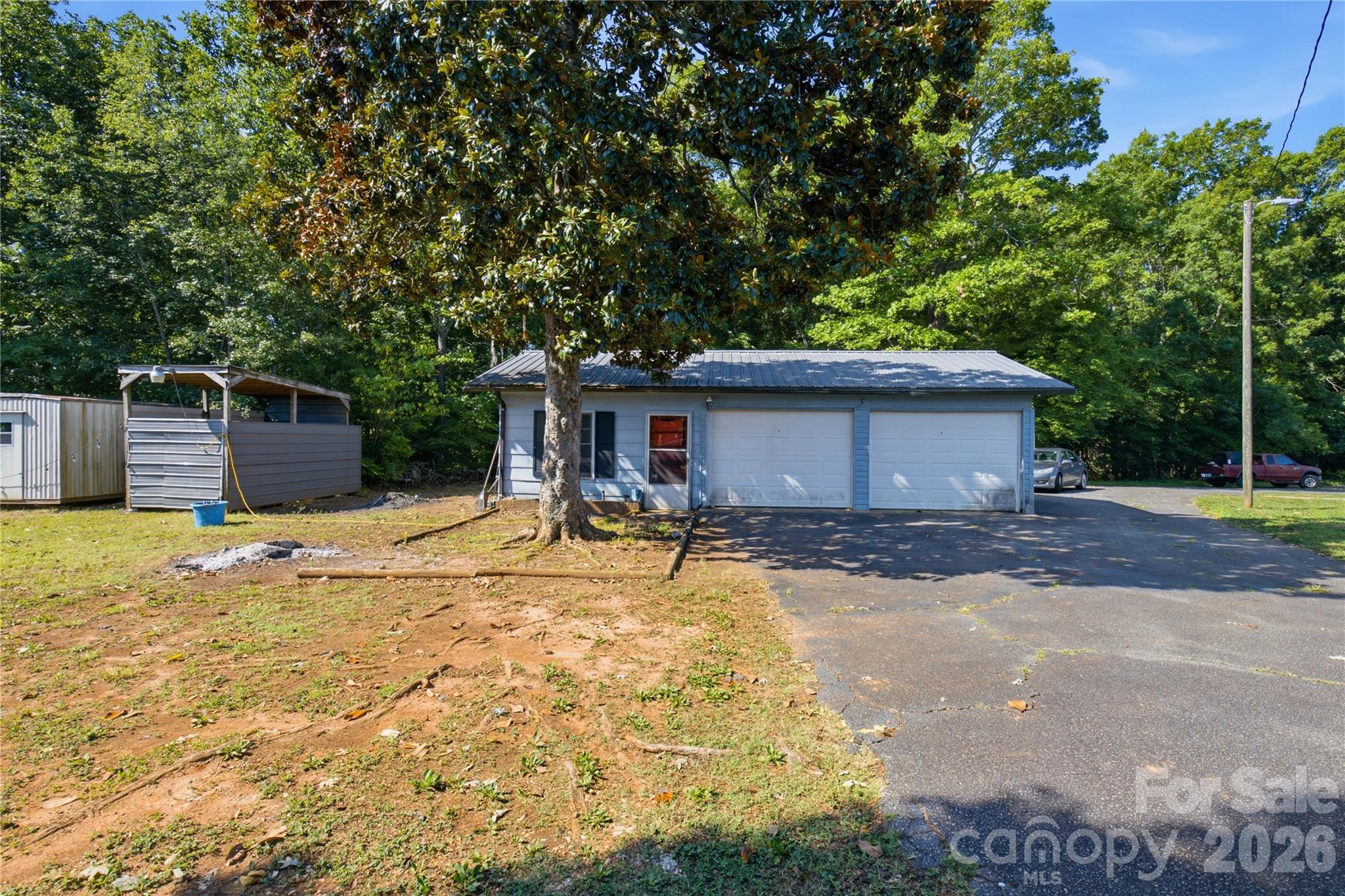 828 Ferry Road — Forest City