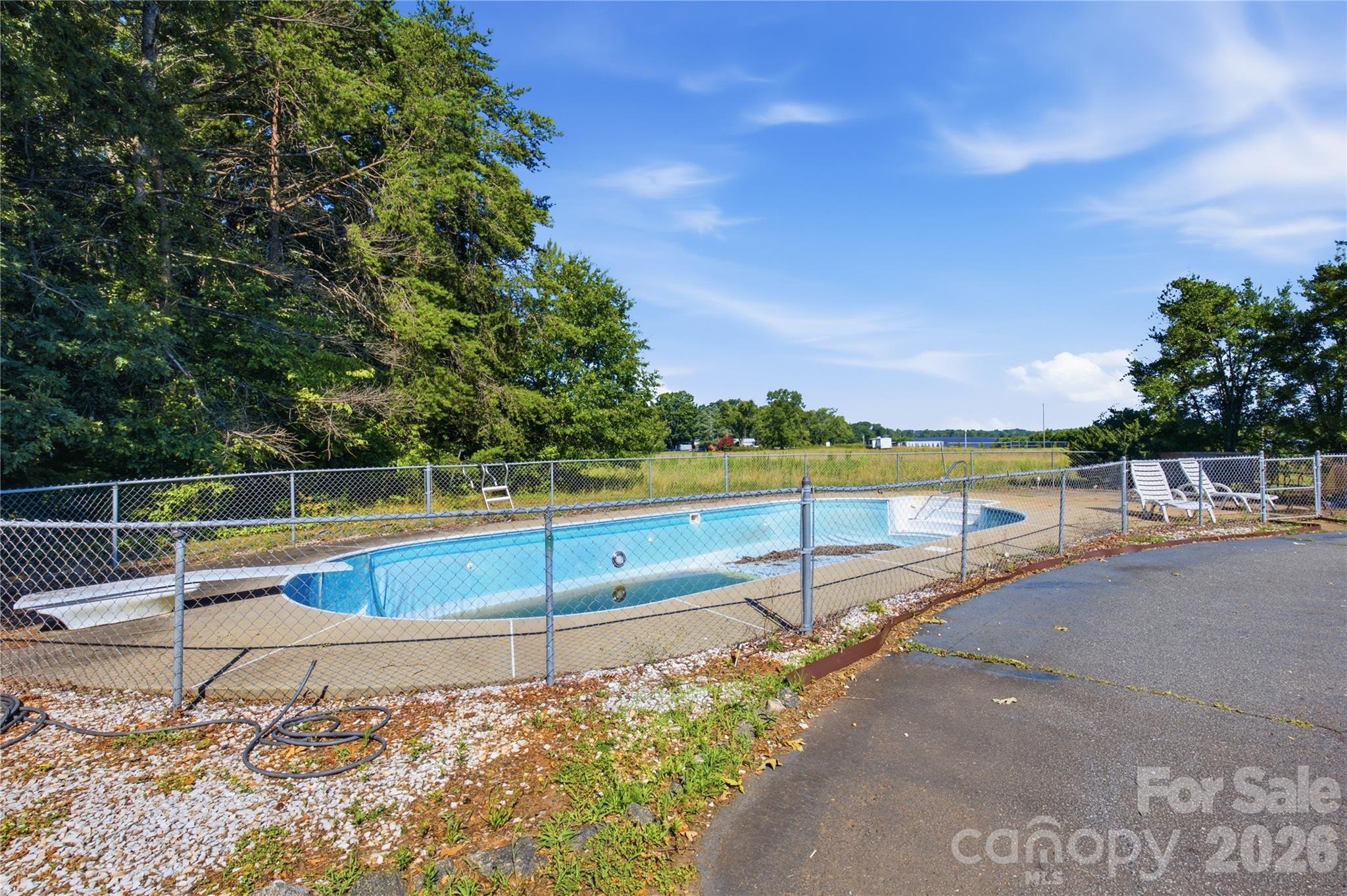 828 Ferry Road — Forest City
