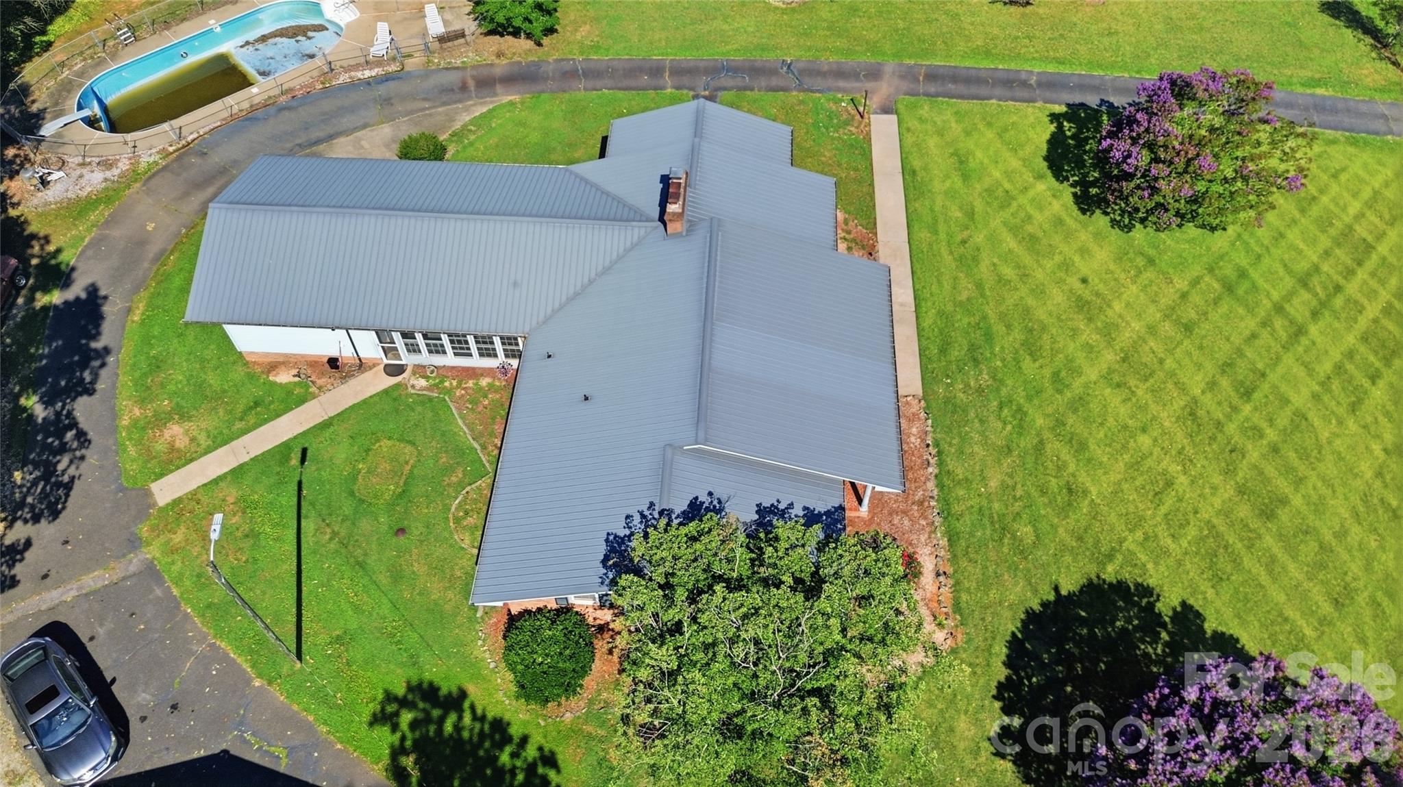 828 Ferry Road — Forest City