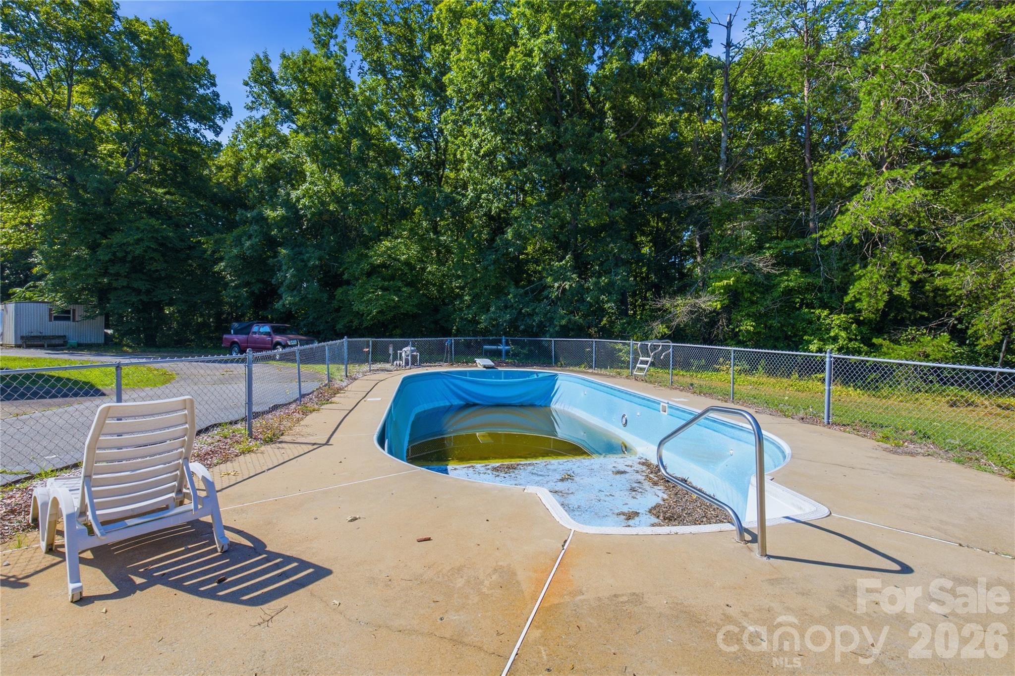 828 Ferry Road — Forest City