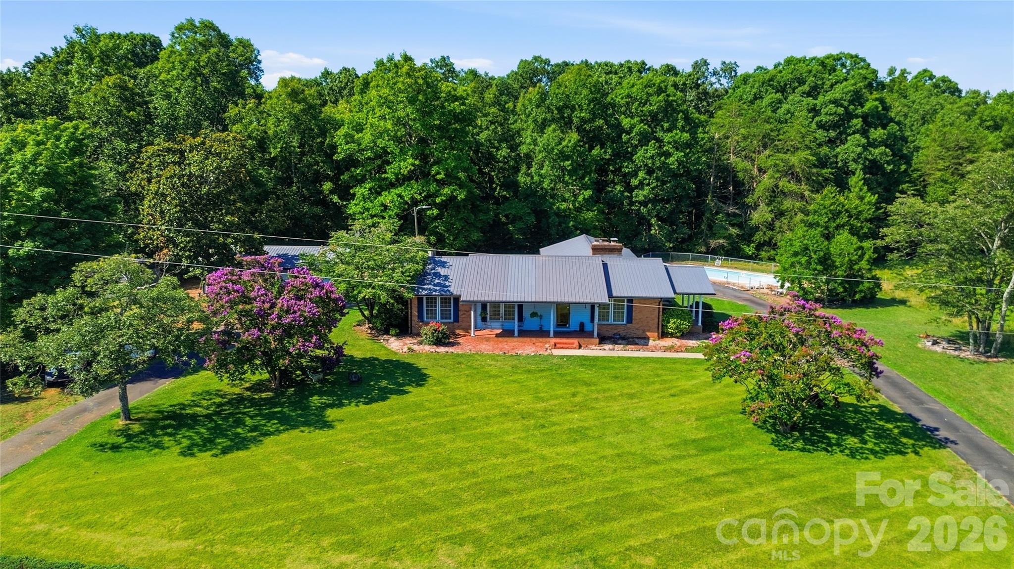 828 Ferry Road — Forest City
