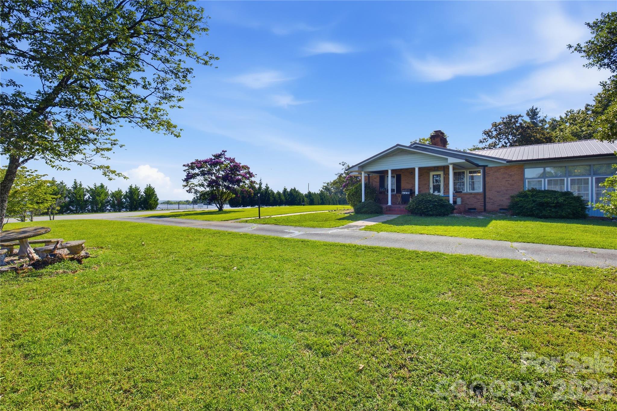 828 Ferry Road — Forest City