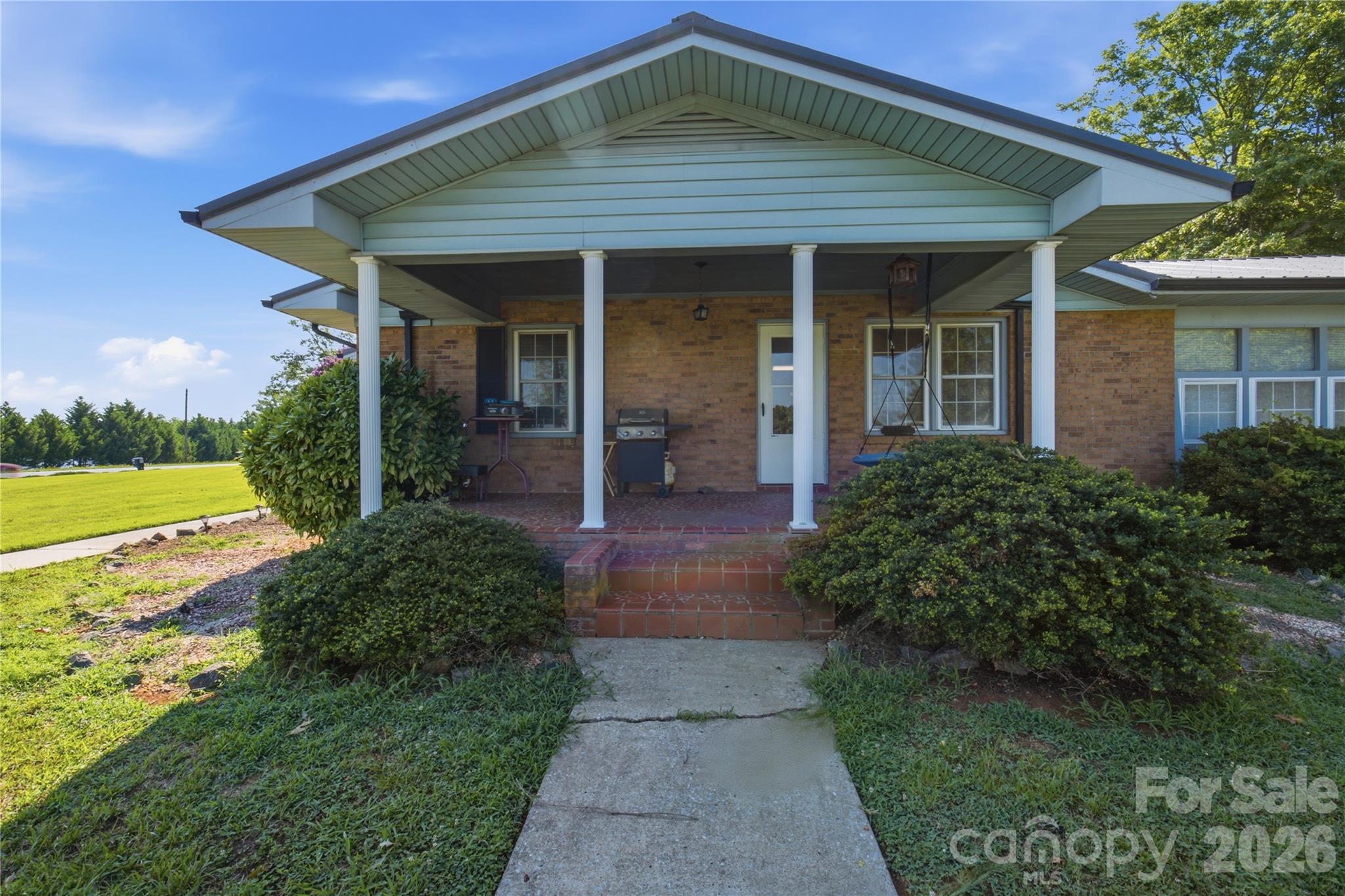 828 Ferry Road — Forest City