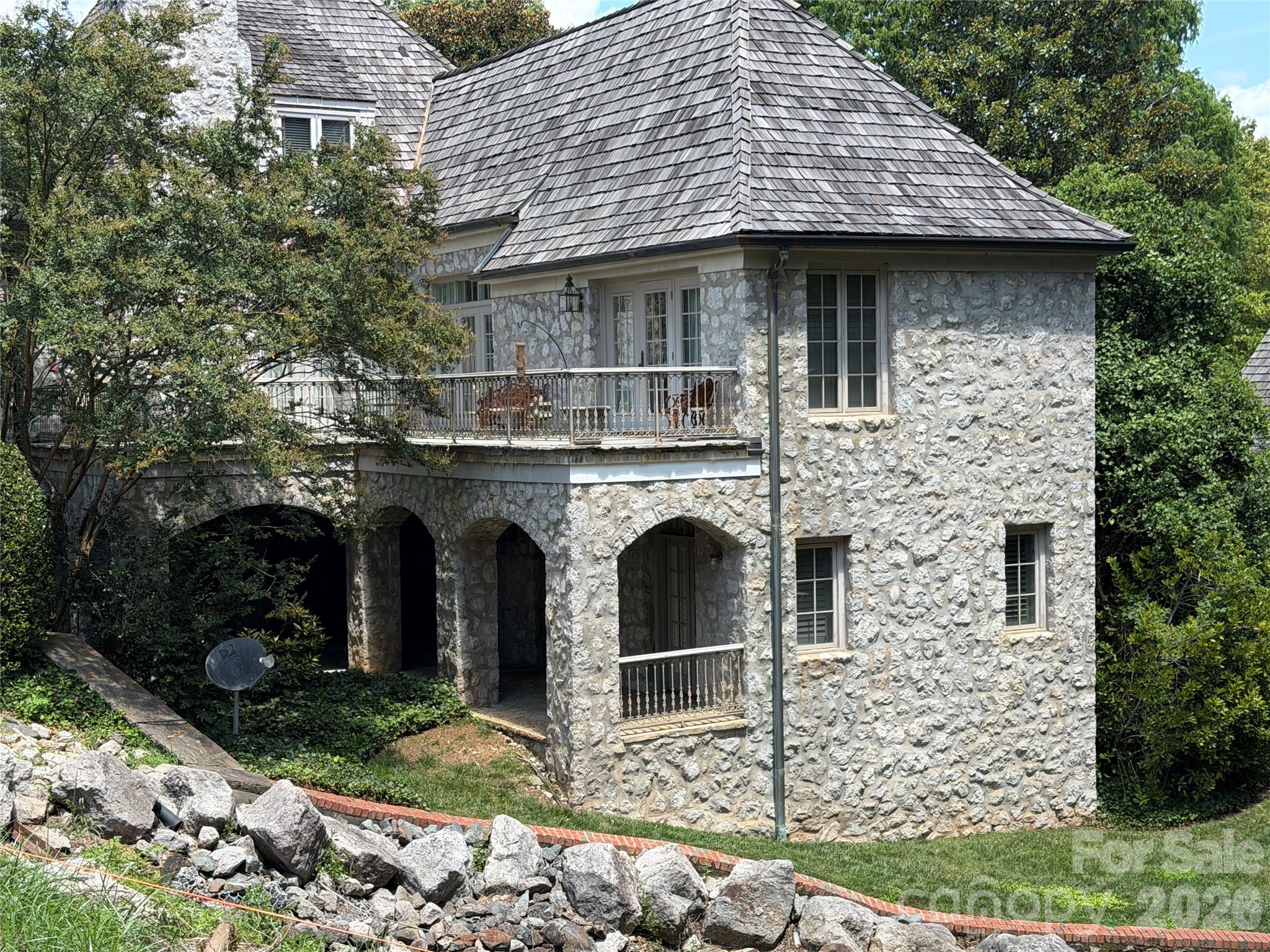2214 La Maison Drive — Charlotte