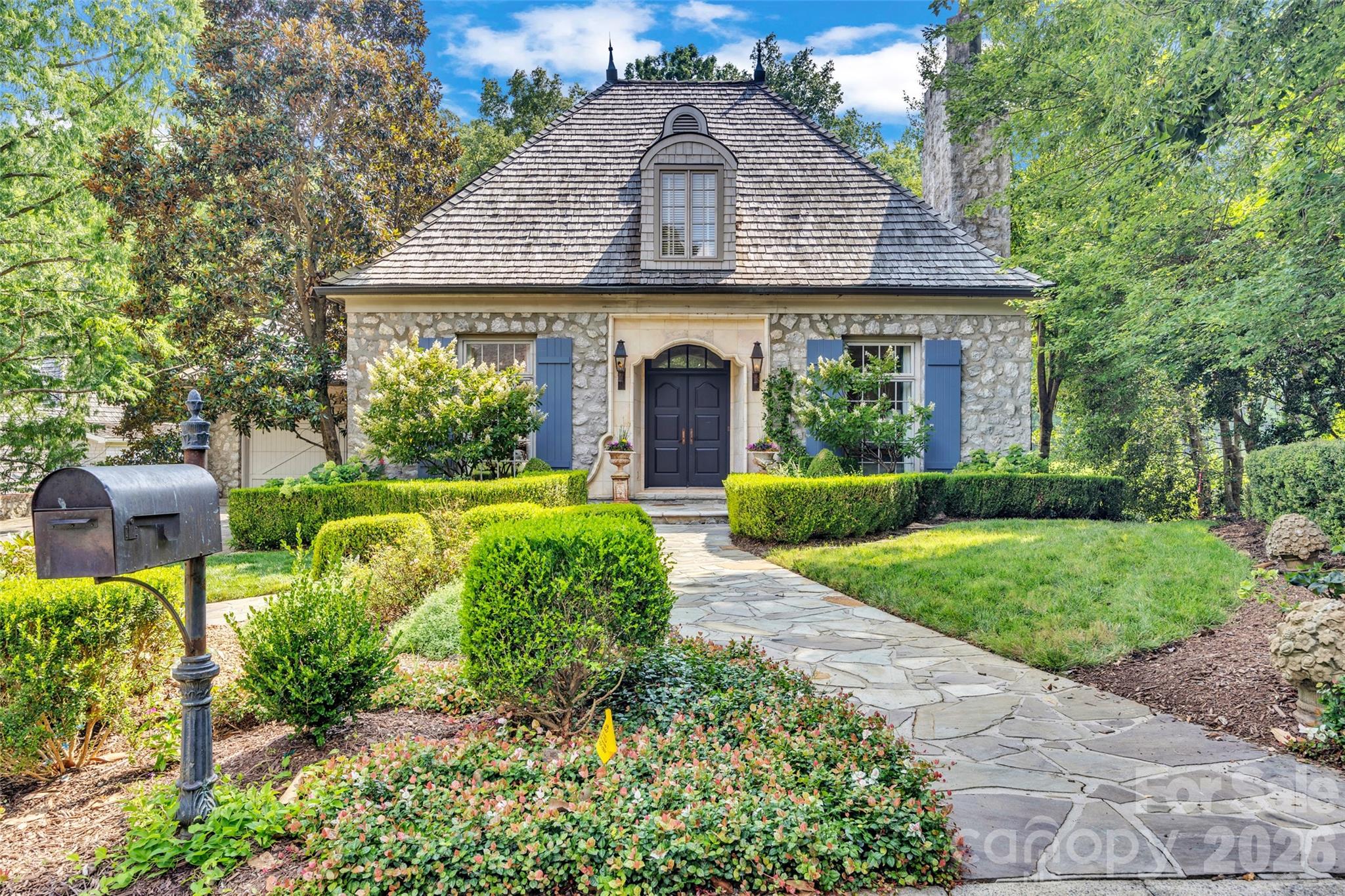 2214 La Maison Drive — Charlotte