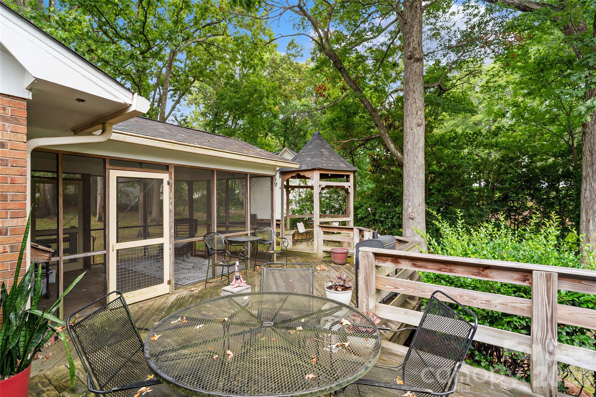 400 S Westover Drive — Monroe