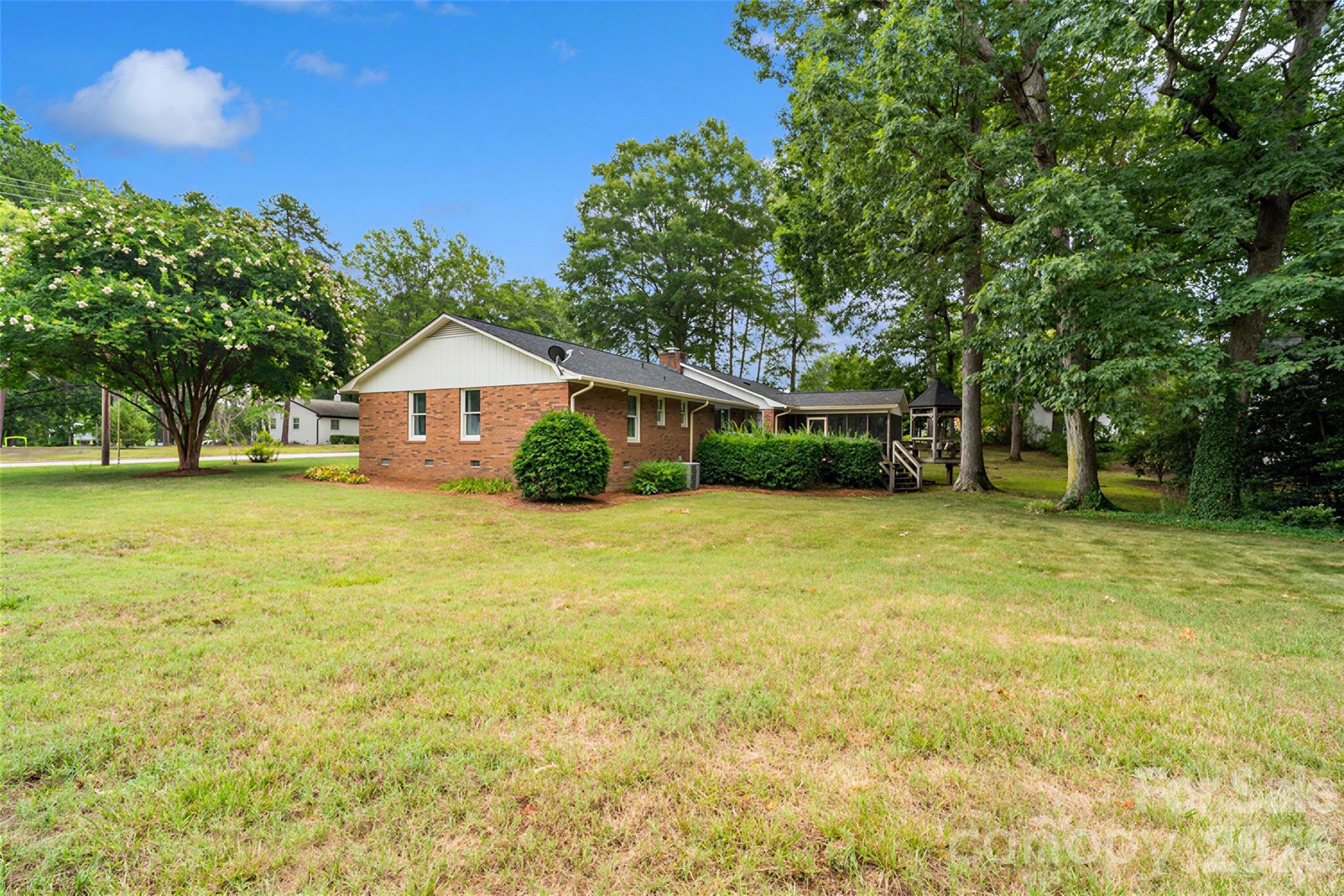 400 S Westover Drive — Monroe