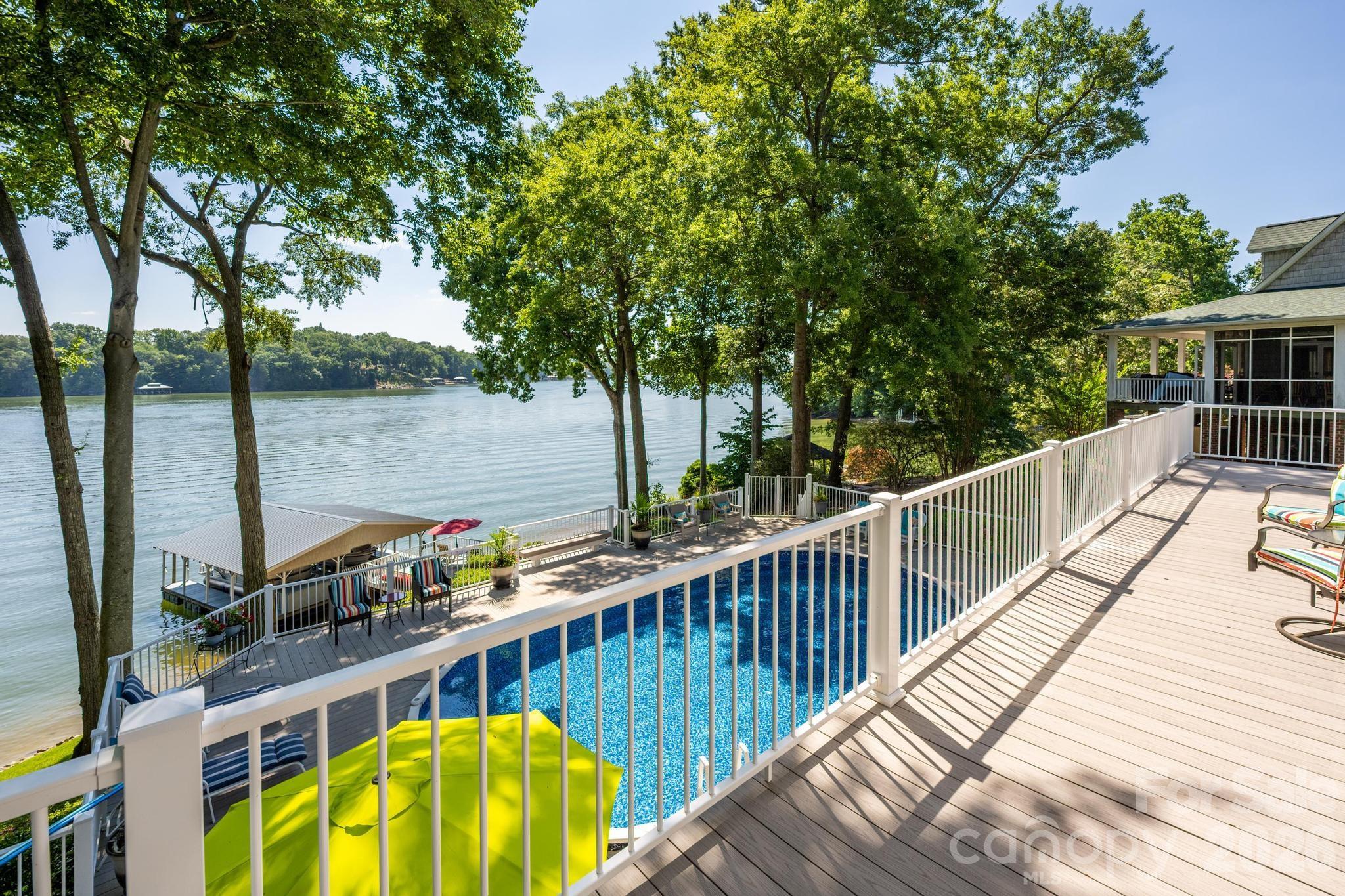 8470 Marina Lane — Catawba