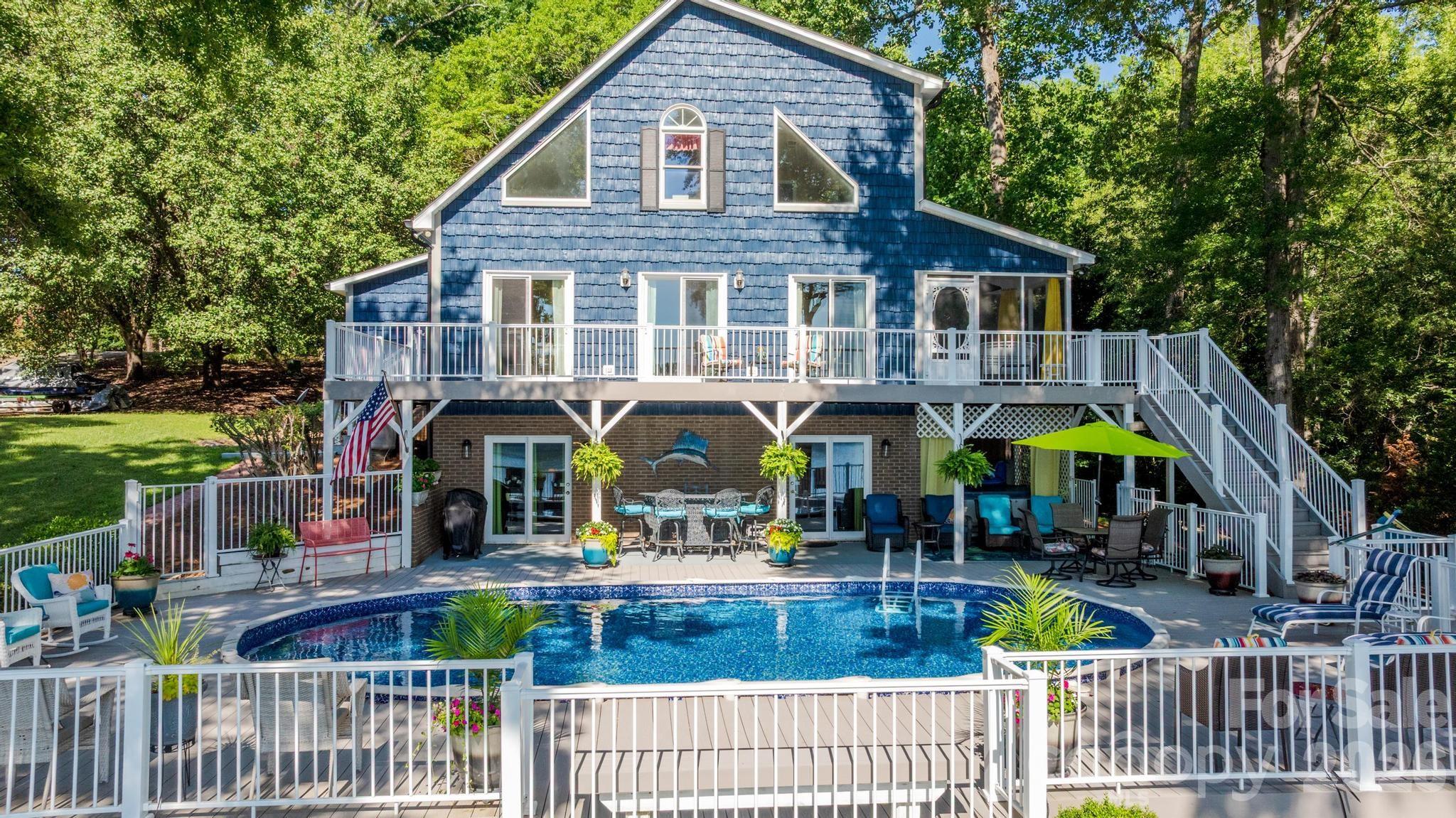 8470 Marina Lane — Catawba