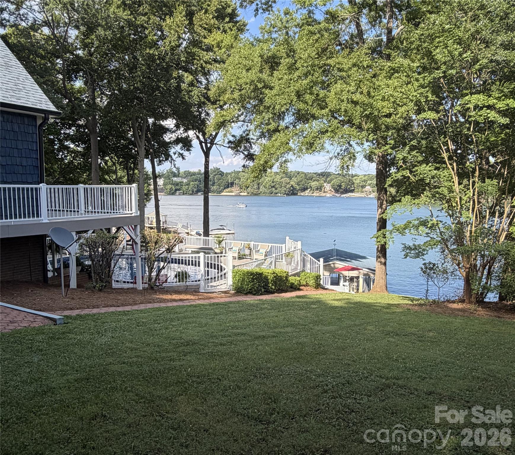 8470 Marina Lane — Catawba