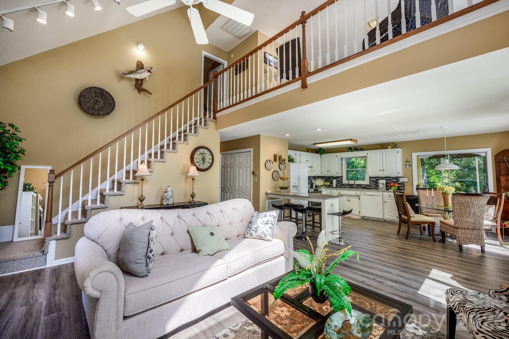 8470 Marina Lane — Catawba