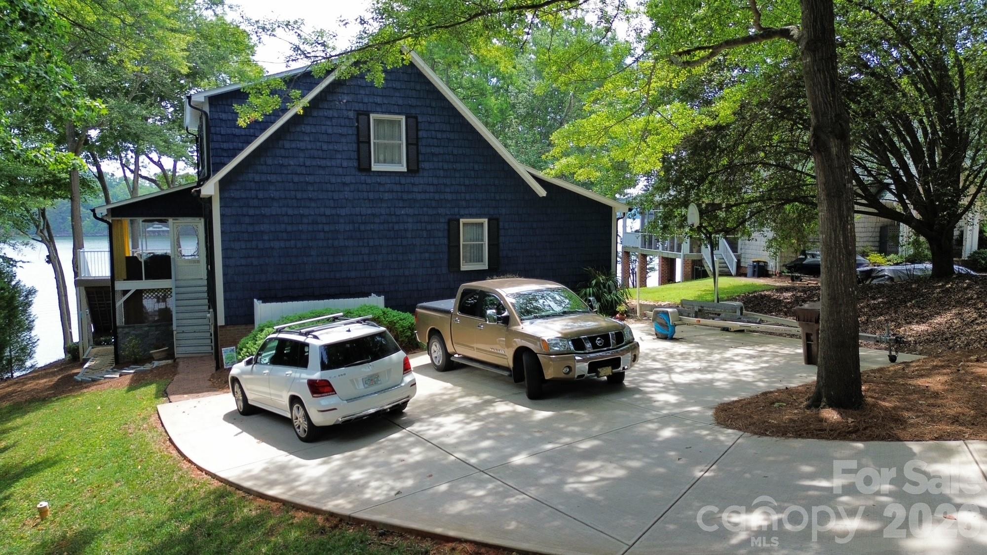 8470 Marina Lane — Catawba