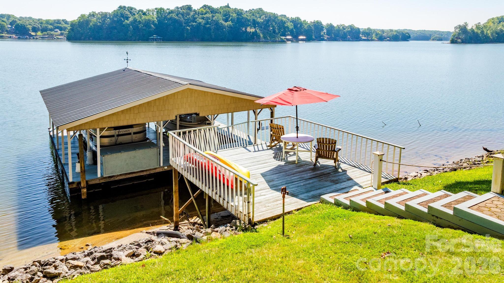 8470 Marina Lane — Catawba