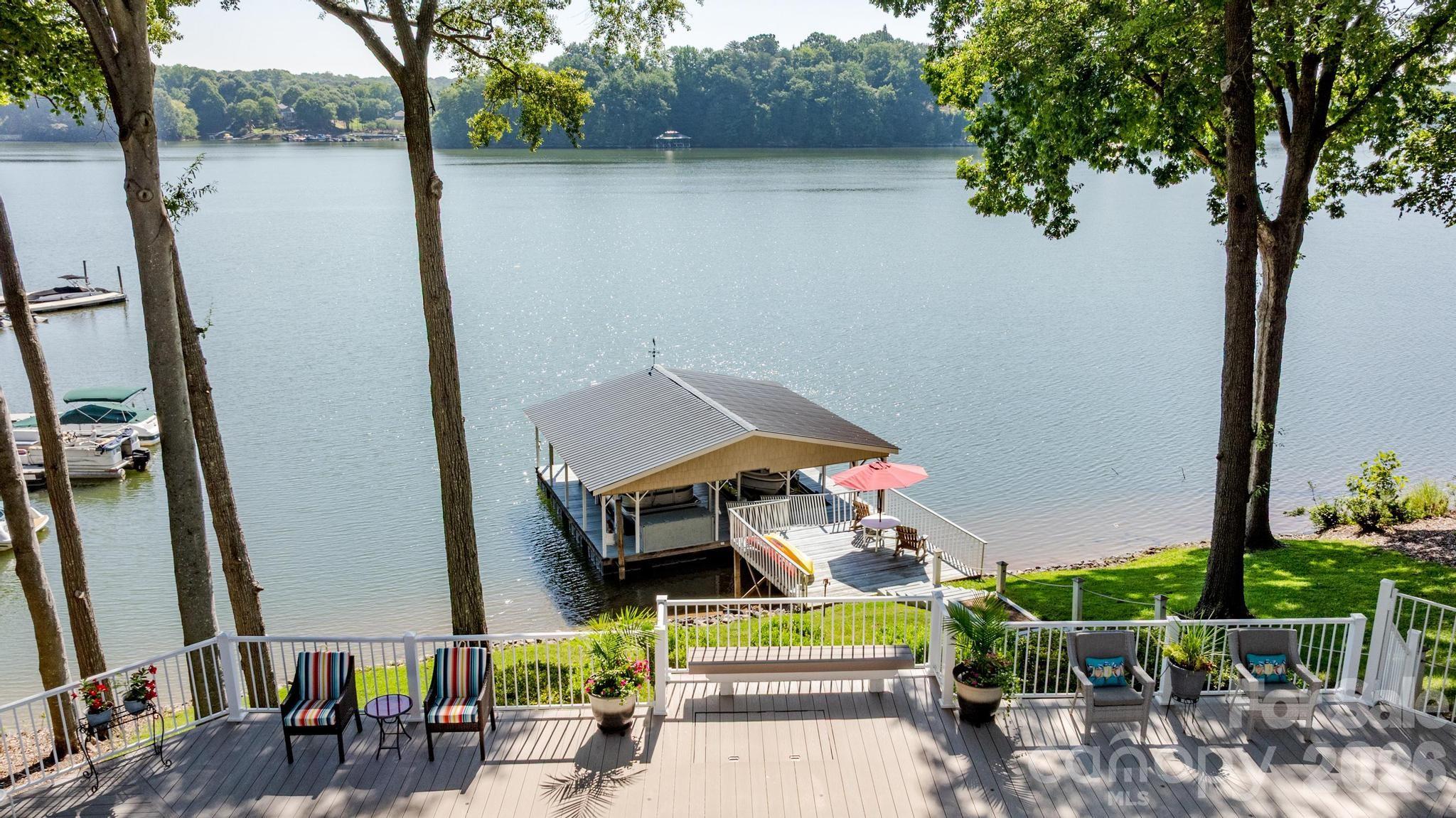 8470 Marina Lane — Catawba